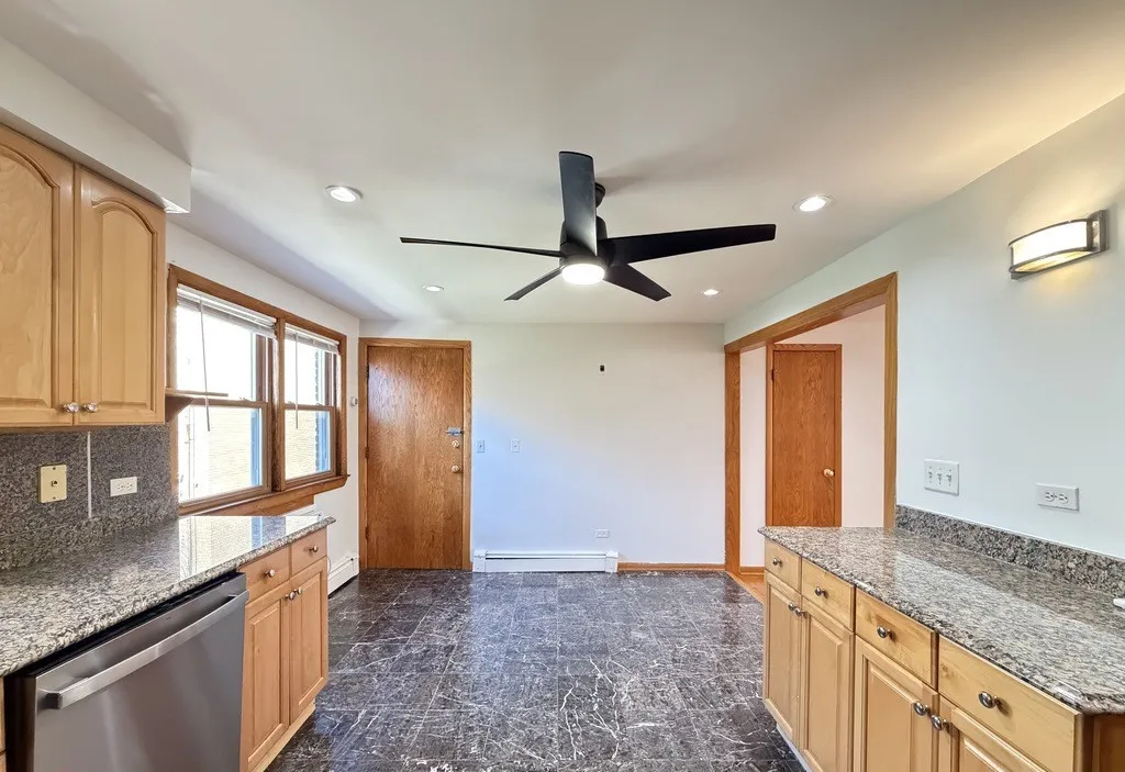 4928 N Lester Ave   60630 60630-unit#2A-Chicago-IL