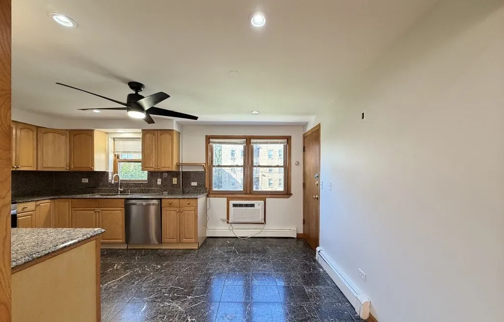 4928 N Lester Ave   60630 60630-unit#2A-Chicago-IL