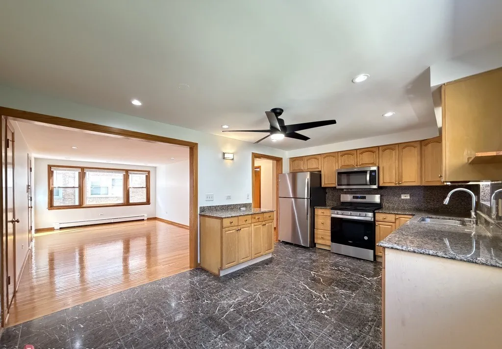 4928 N Lester Ave   60630 60630-unit#2A-Chicago-IL
