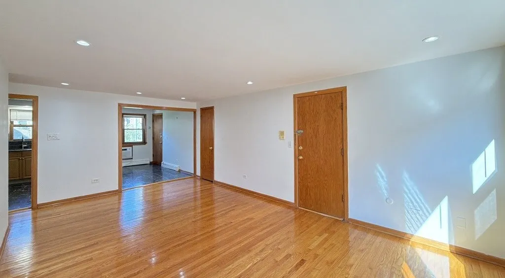 4928 N Lester Ave   60630 60630-unit#2A-Chicago-IL