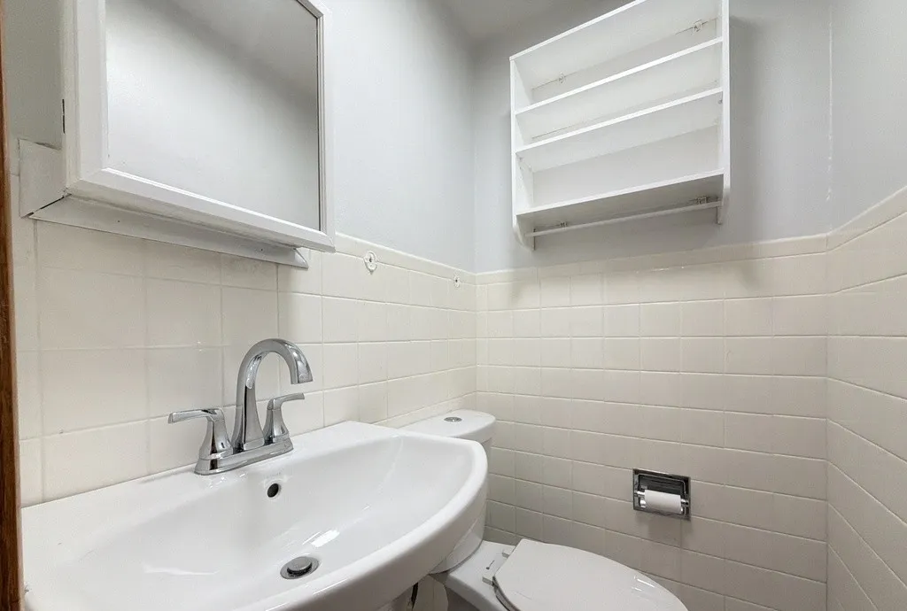 4928 N Lester Ave   60630 60630-unit#2A-Chicago-IL