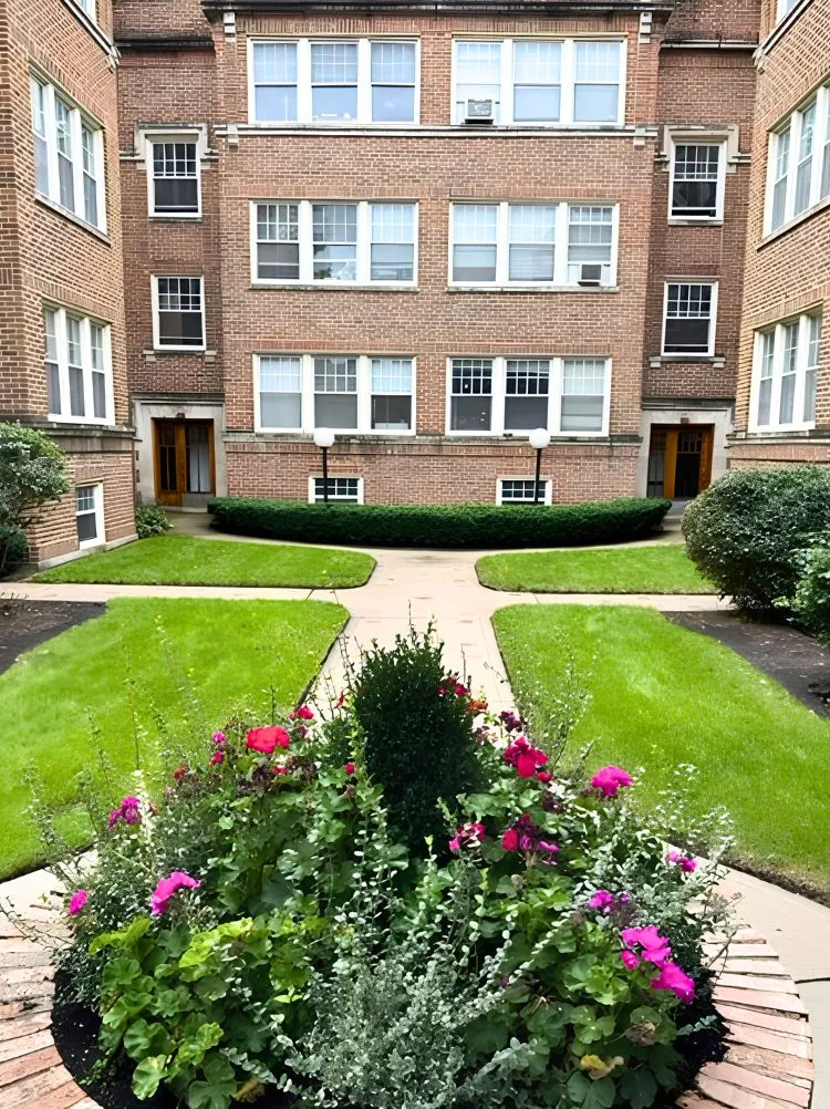 5652 N Ridge Ave 60660 60660-Chicago-IL