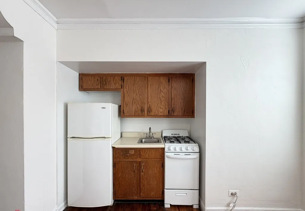 4060 N Kenmore Ave 60613 60613-unit#211a-Chicago-IL