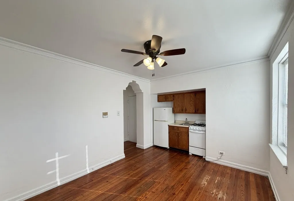 4060 N Kenmore Ave 60613 60613-unit#211a-Chicago-IL