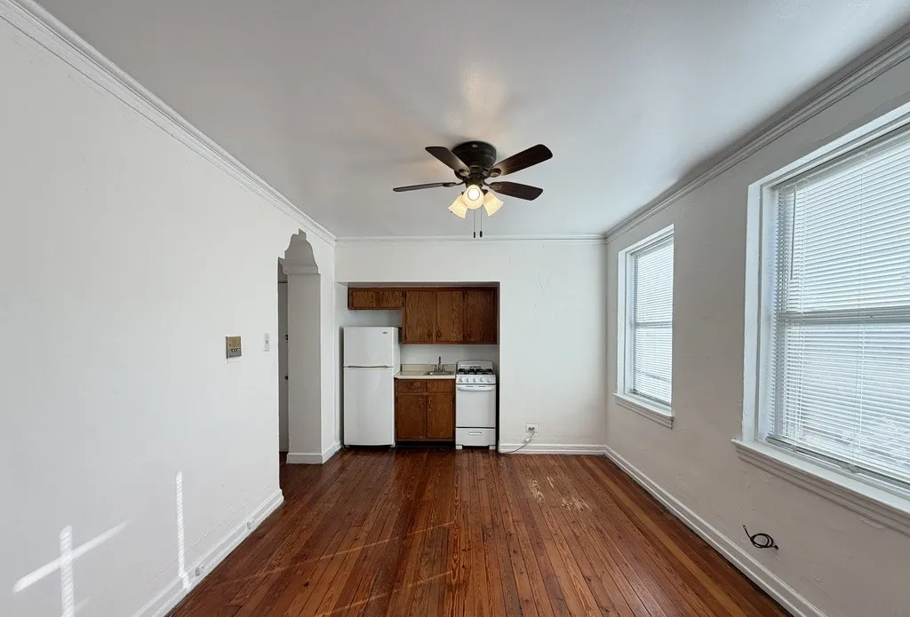 4060 N Kenmore Ave 60613 60613-unit#211a-Chicago-IL