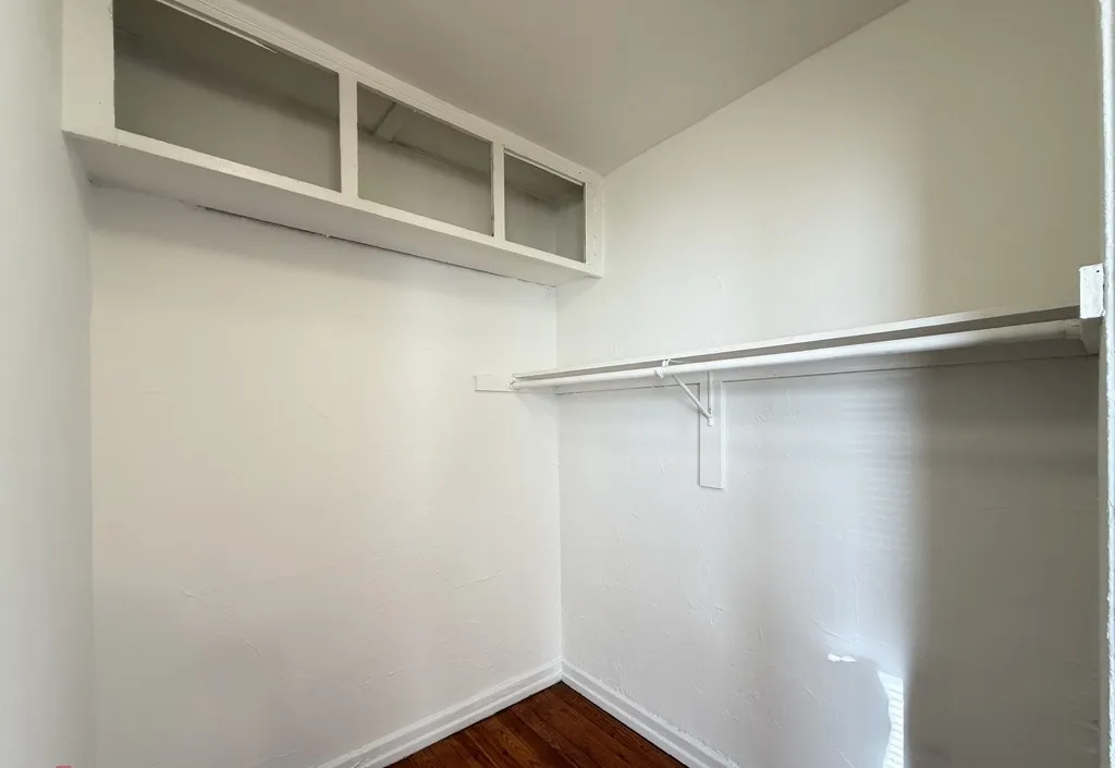 4060 N Kenmore Ave 60613 60613-unit#211a-Chicago-IL