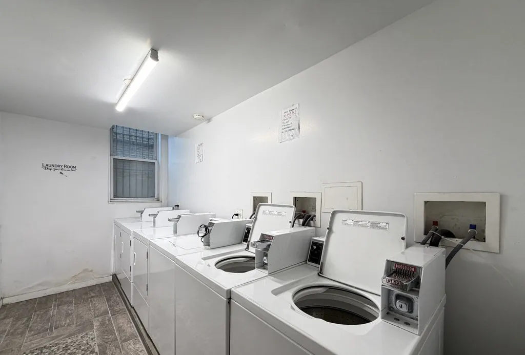 4060 N Kenmore Ave 60613 60613-unit#211a-Chicago-IL