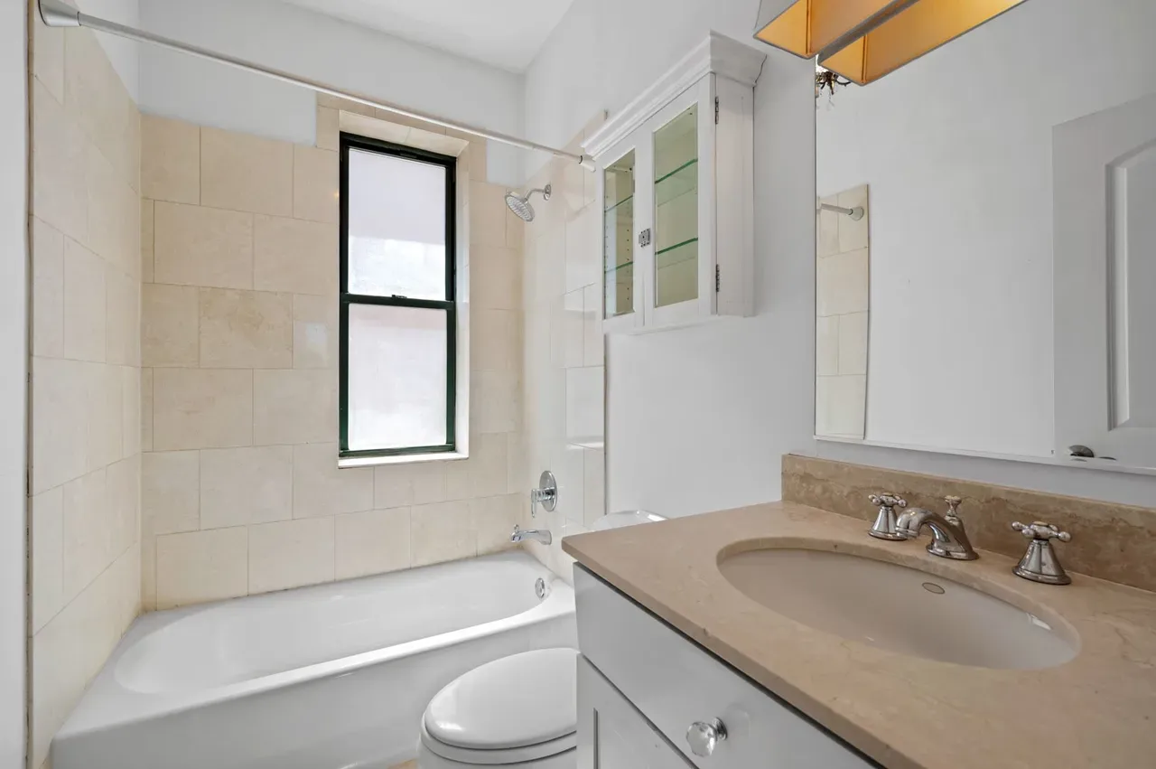 1044 W Lawrence Ave 60640 60640-Kenmore Court Condominiums -unit#1-Chicago-IL