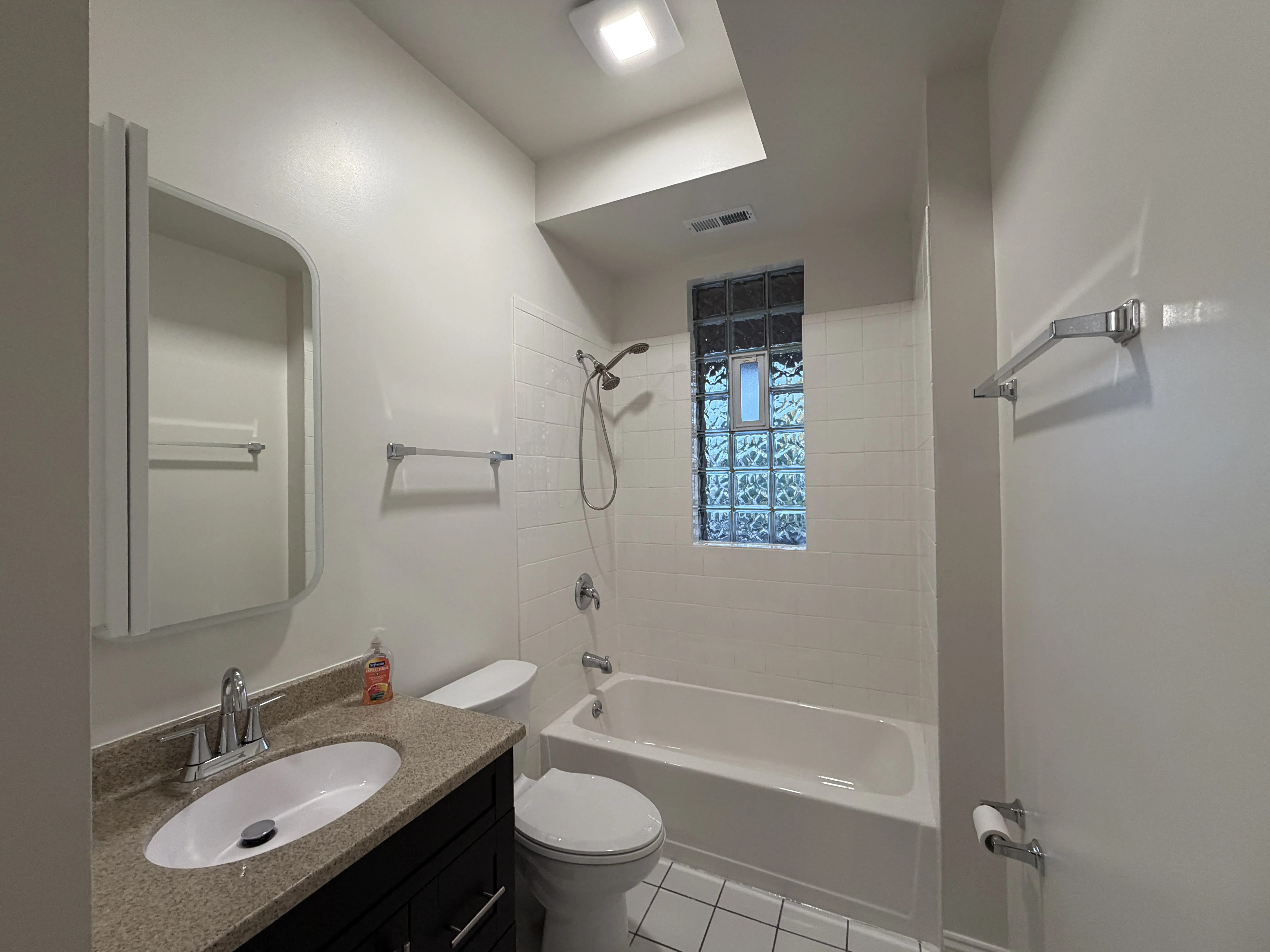 2951 W DIVERSEY AVE 60647-Diversey Sacramento-unit#2-Chicago-IL