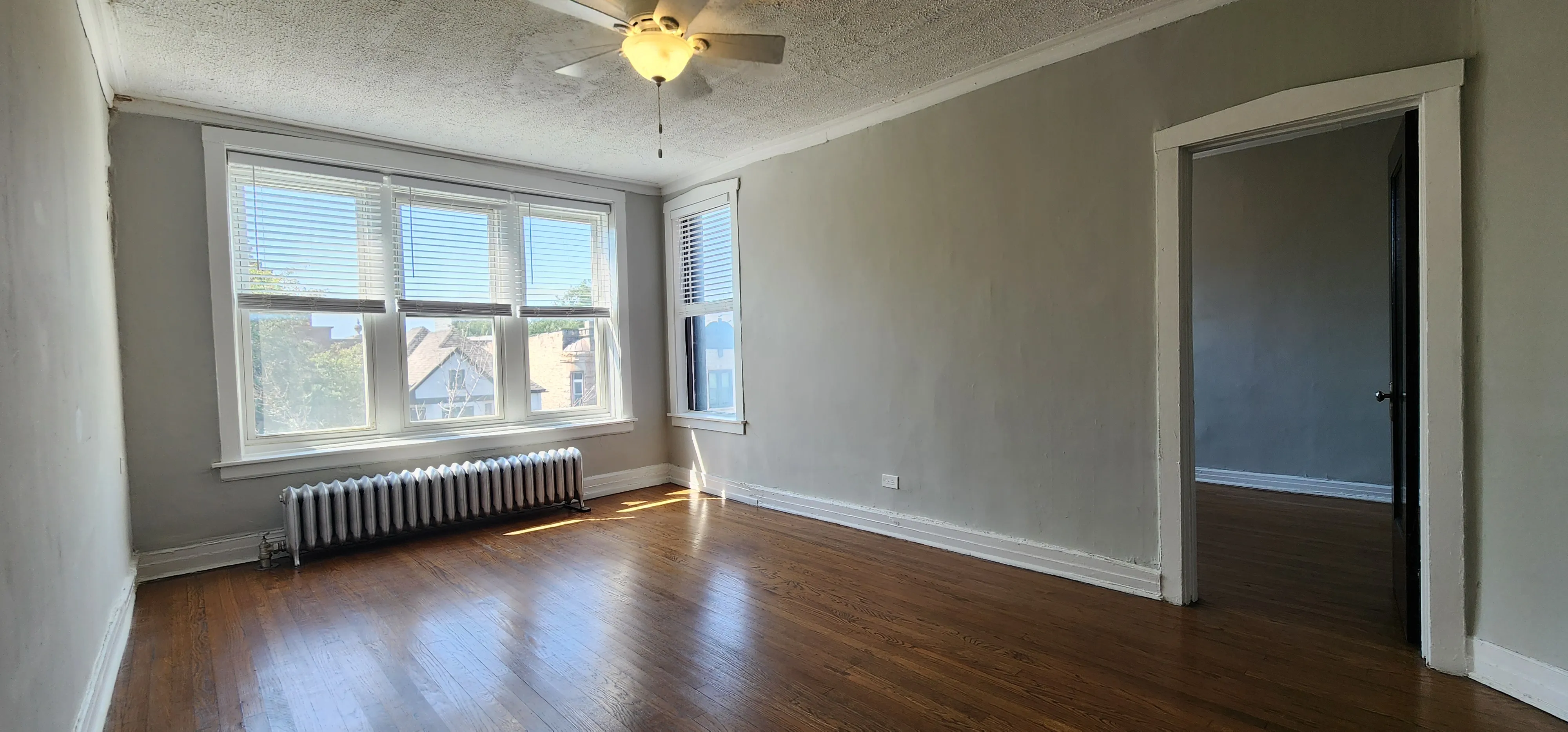742 E 49th St 60615 60615-Chicago-IL