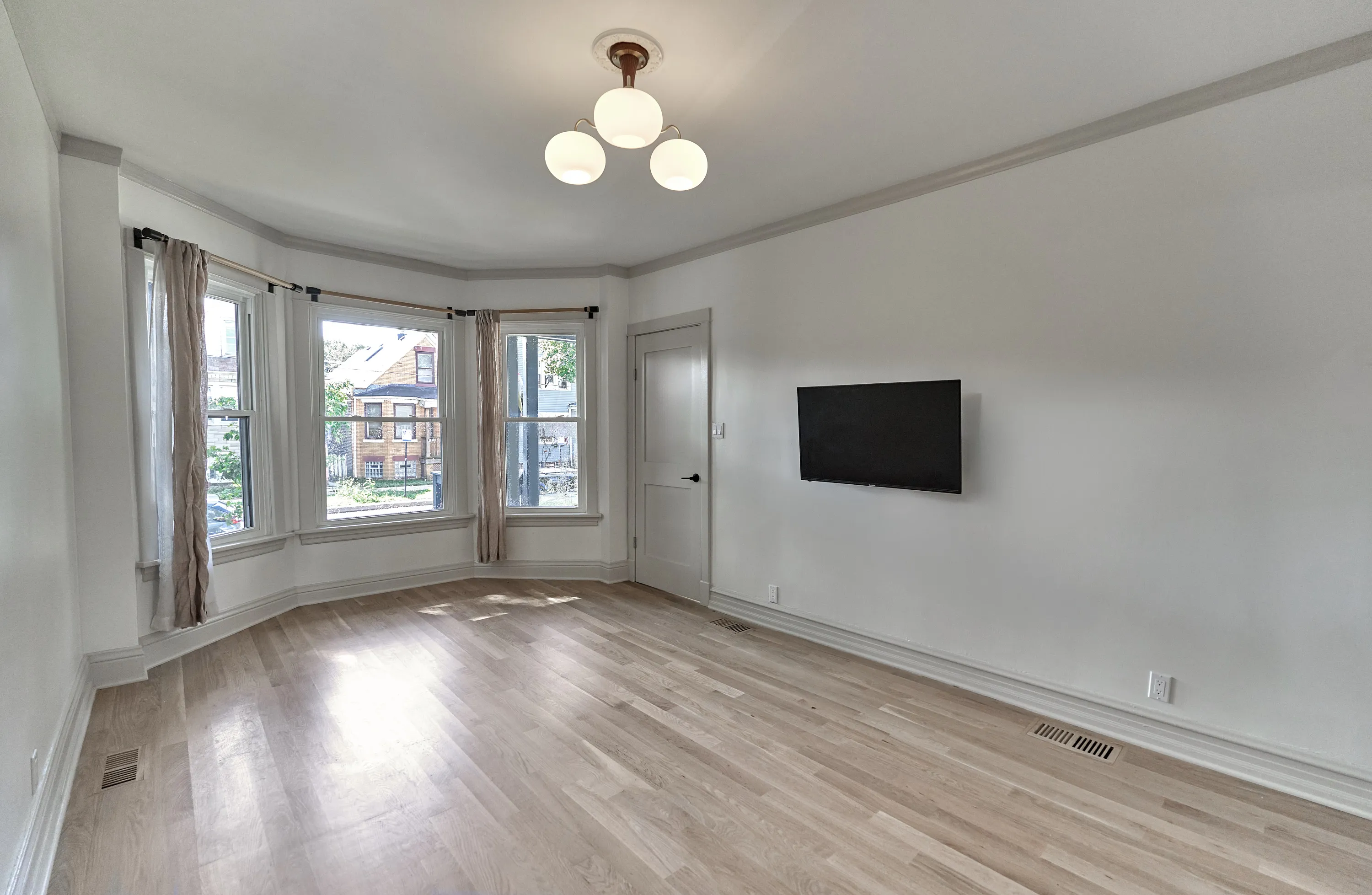 2734 W Nelson St   60618 60618-Chicago-IL