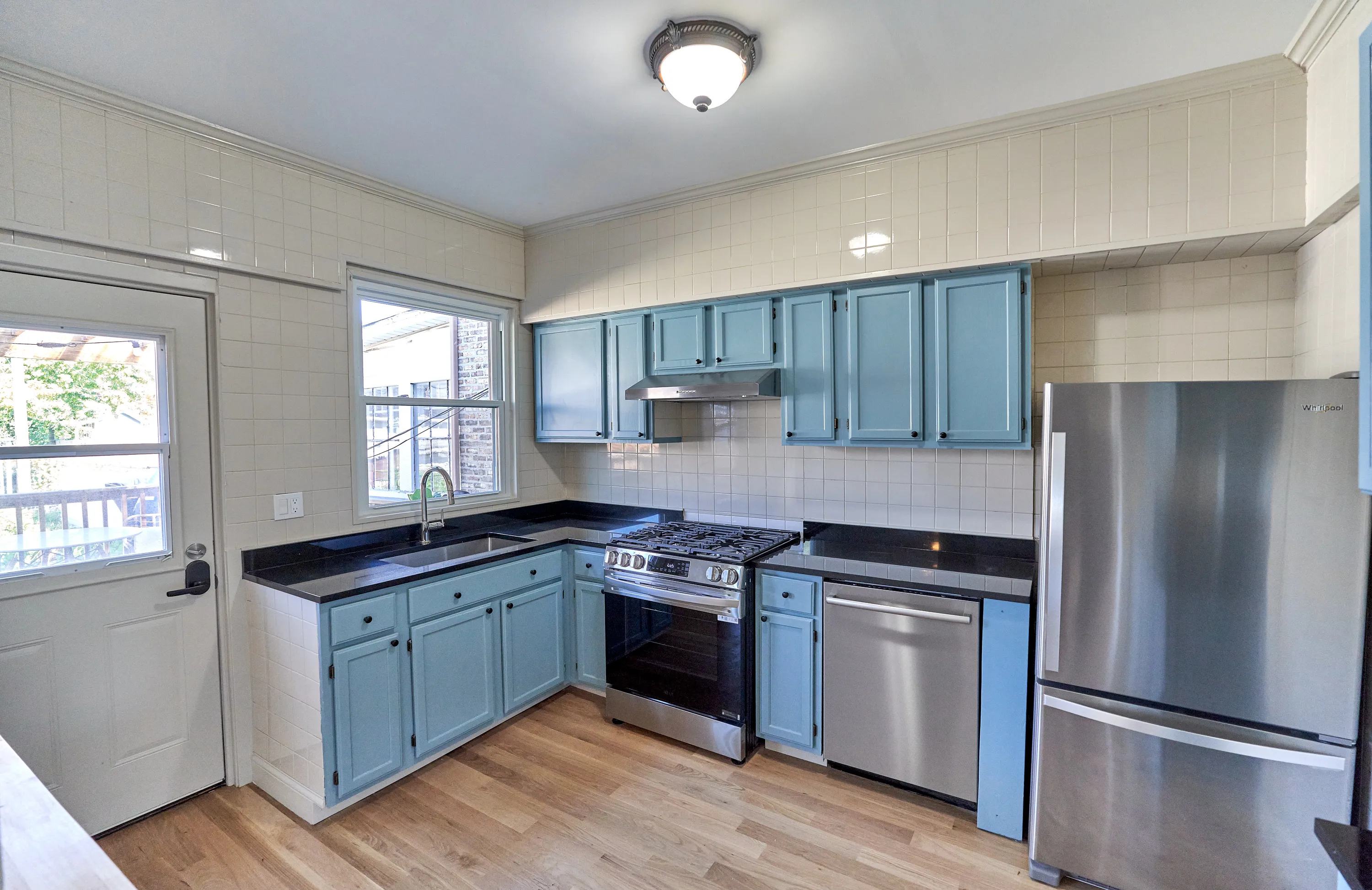 2734 W Nelson St   60618 60618-Chicago-IL