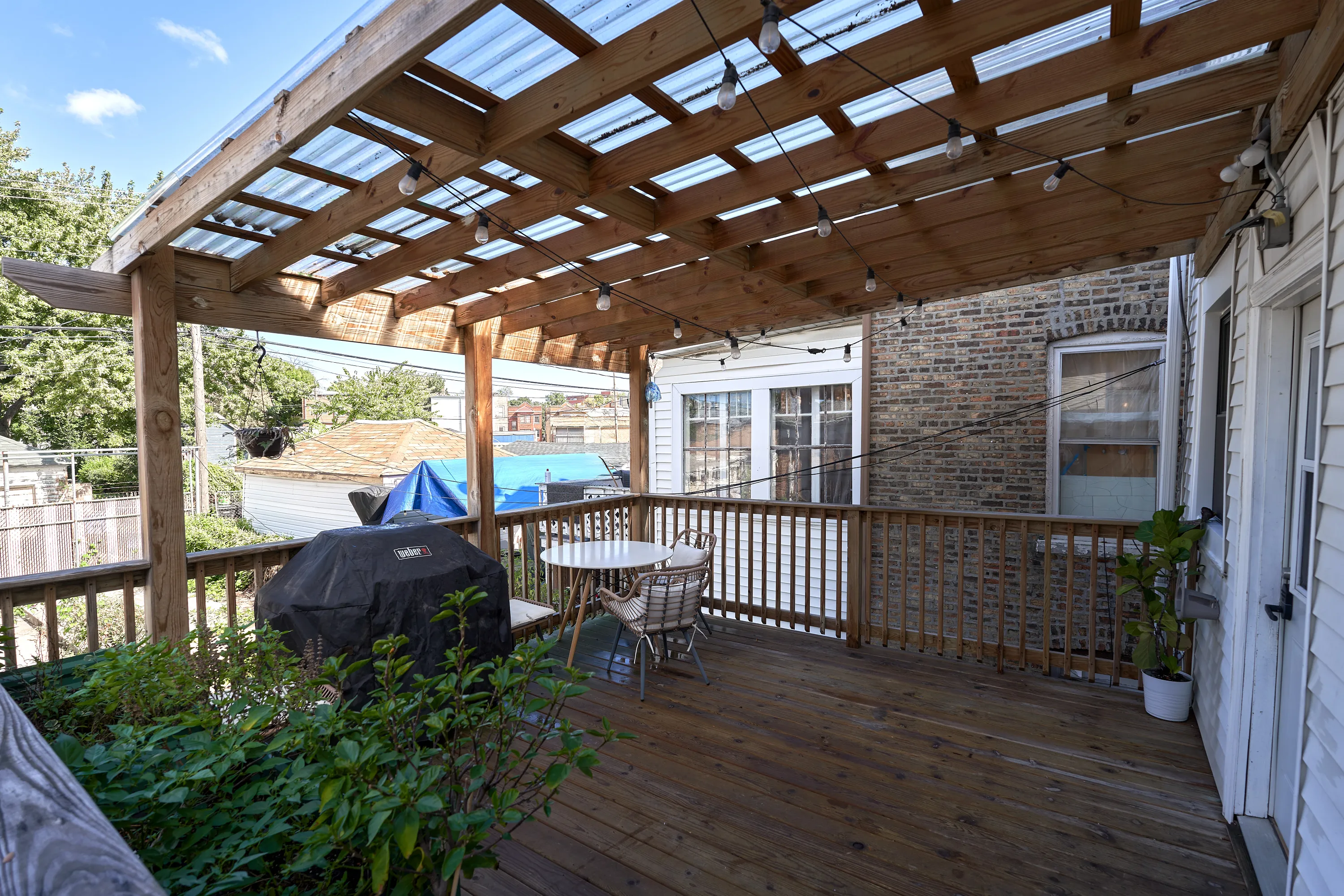 2734 W Nelson St   60618 60618-Chicago-IL