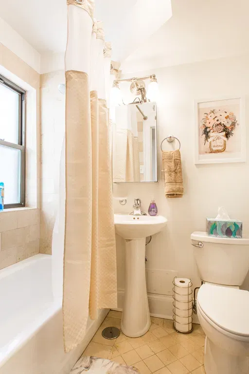 215 E Chestnut St   60611 60611-The Chatelaine-unit#1202-Chicago-IL