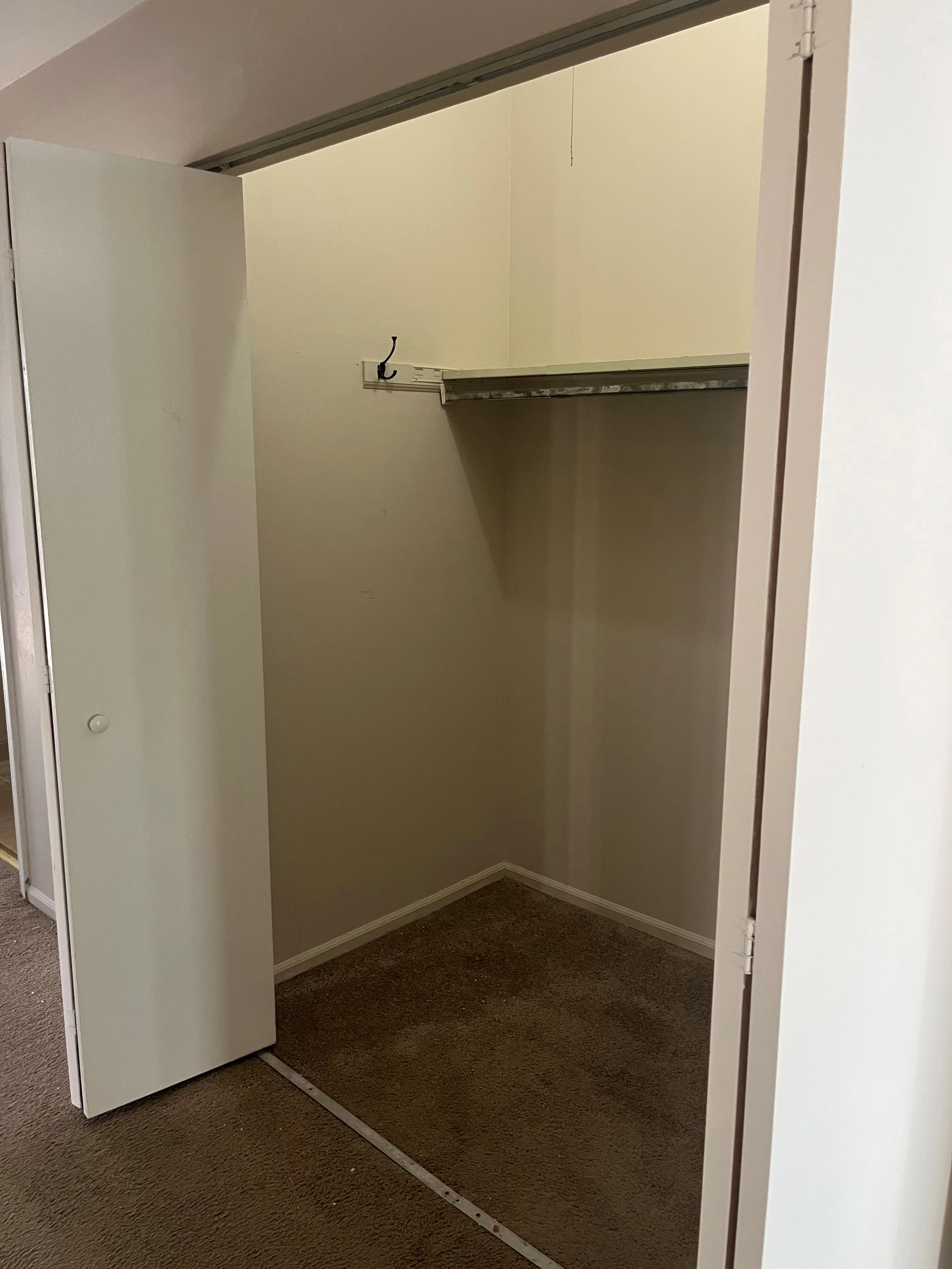 841 W Belmont Ave   60657 60657-Belmont Court-unit#A6-Chicago-IL