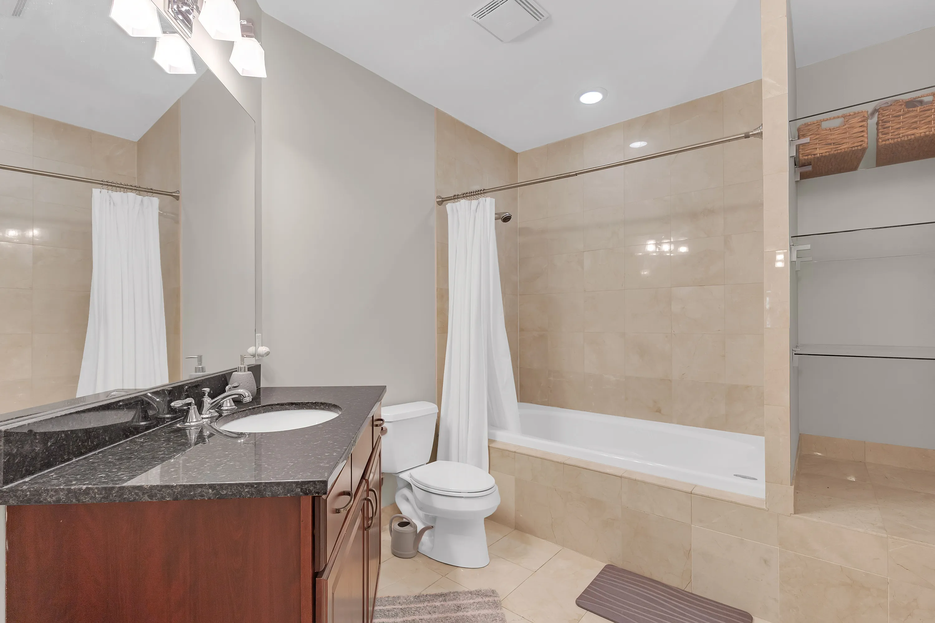 1154 W Diversey Pkwy   60614 60614-unit#2W-Chicago-IL