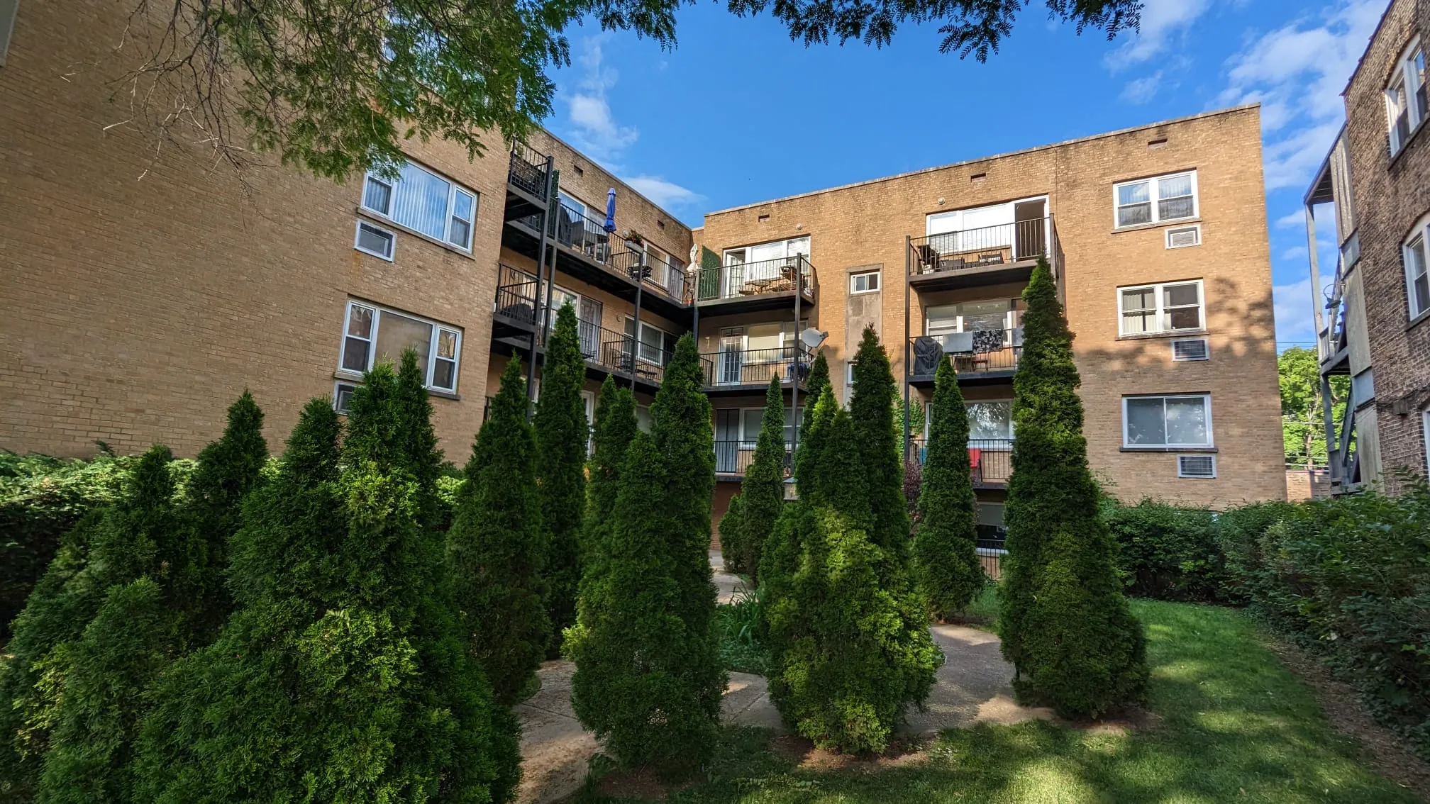 N Rockwell St 60659-unit#3B-Chicago-IL