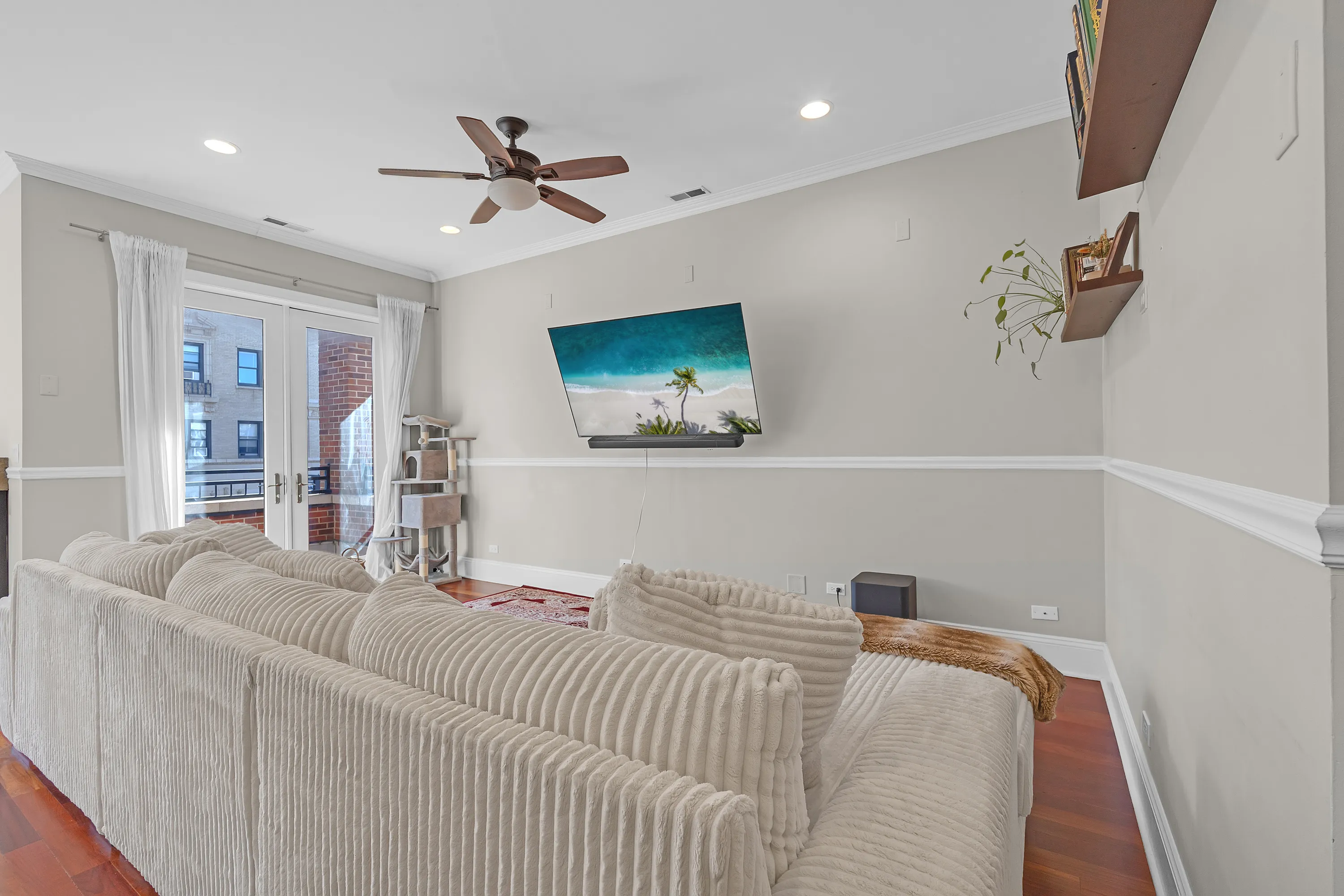 1154 W Diversey Pkwy   60614 60614-unit#2W-Chicago-IL