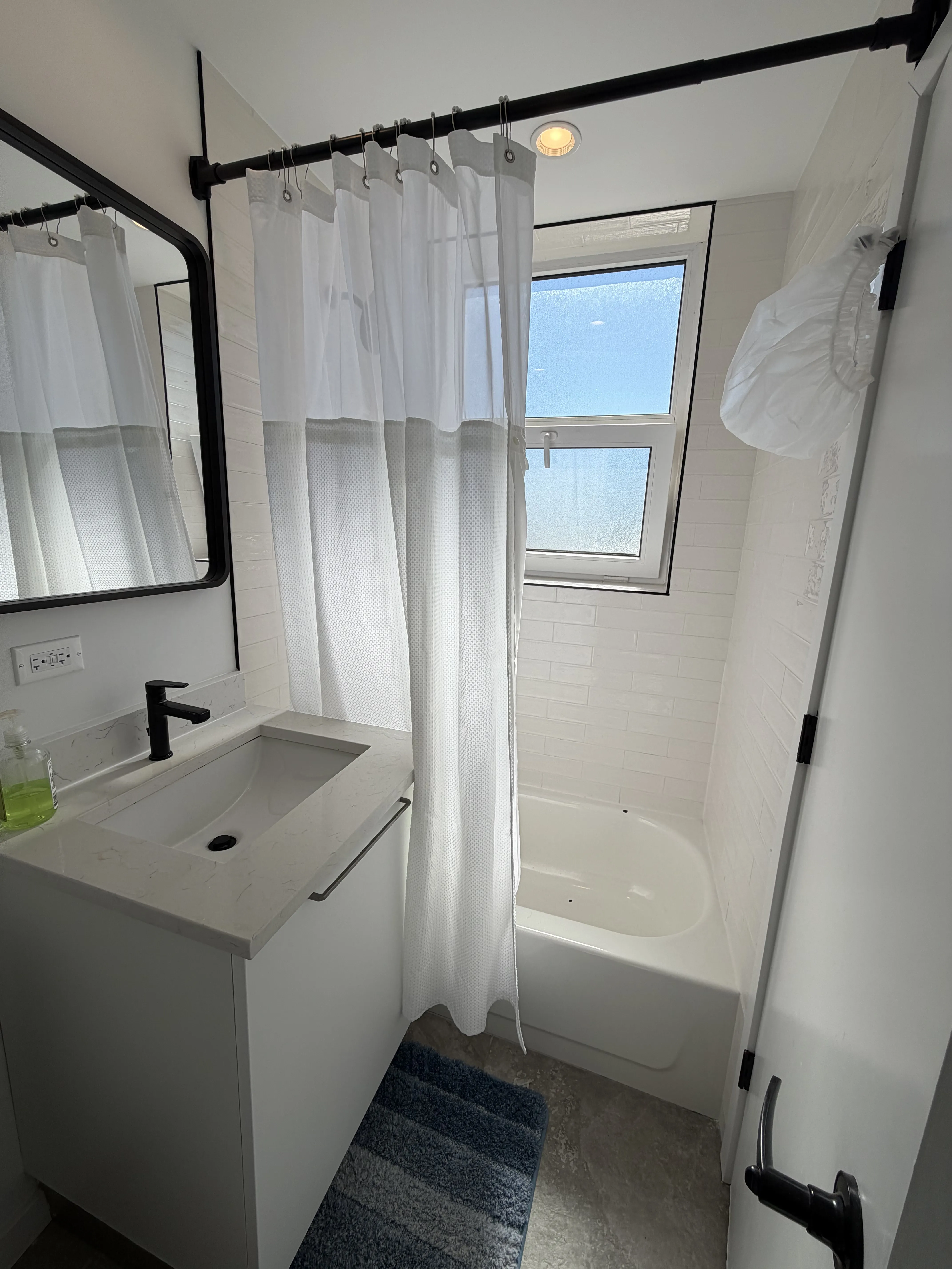 941 W Carmen Ave 60640 60640-The Ivy-unit#609-Chicago-IL