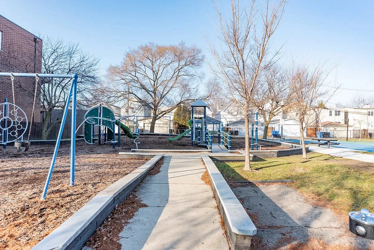 3514 N Sacramento Ave 60618 60618-unit#2S-Chicago-IL