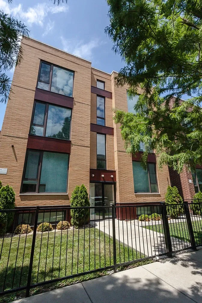 3514 N Sacramento Ave 60618 60618-unit#2S-Chicago-IL