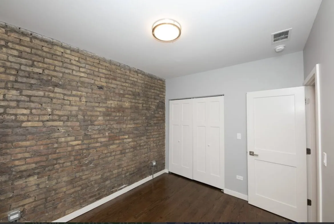 858 W Barry Ave   60657 60657-Chicago-IL