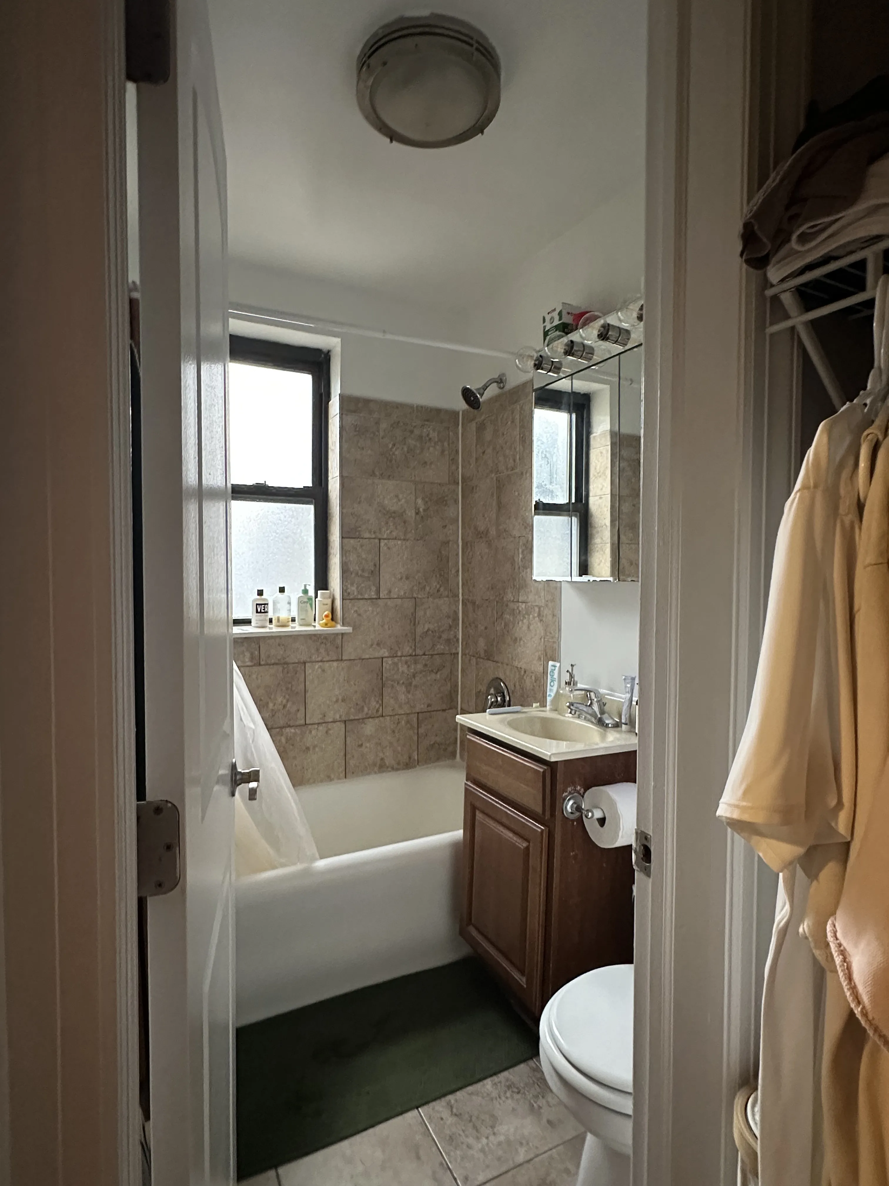 211 E Delaware Pl   60611 60611-unit#1705-Chicago-IL