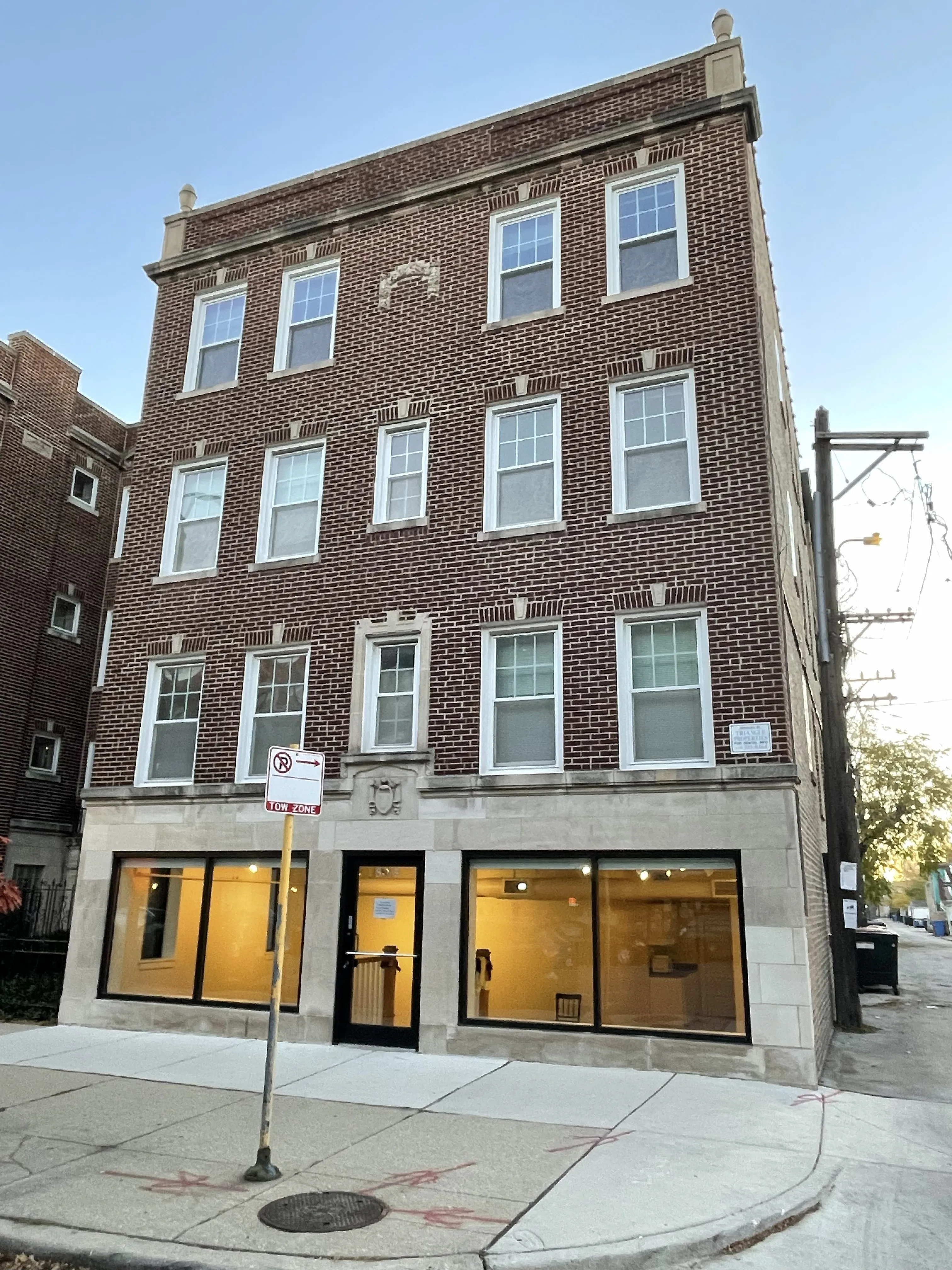 5217 N DAMEN AVE 60625-unit#2W-Chicago-IL