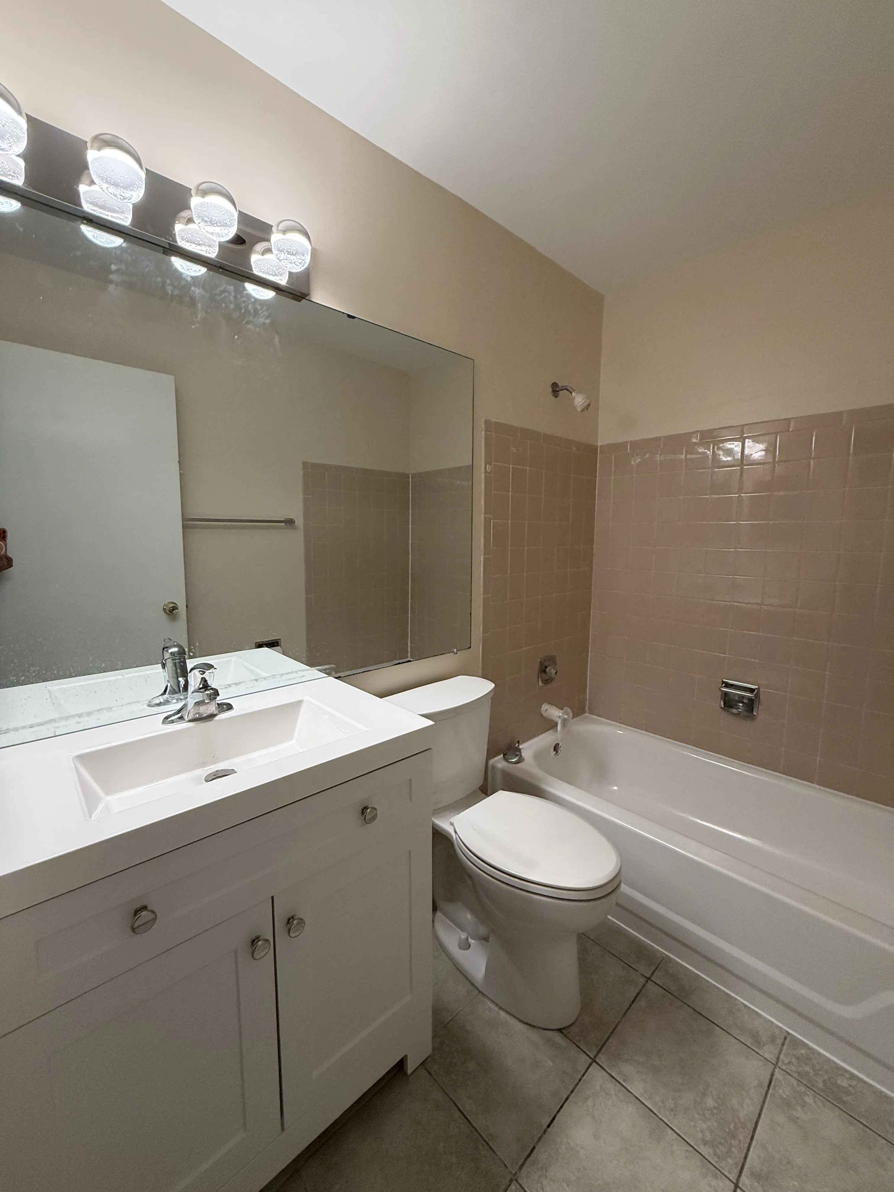 1102 Woodbury Ln 60090 60090-Lexington Commons-unit#B2-Wheeling-IL