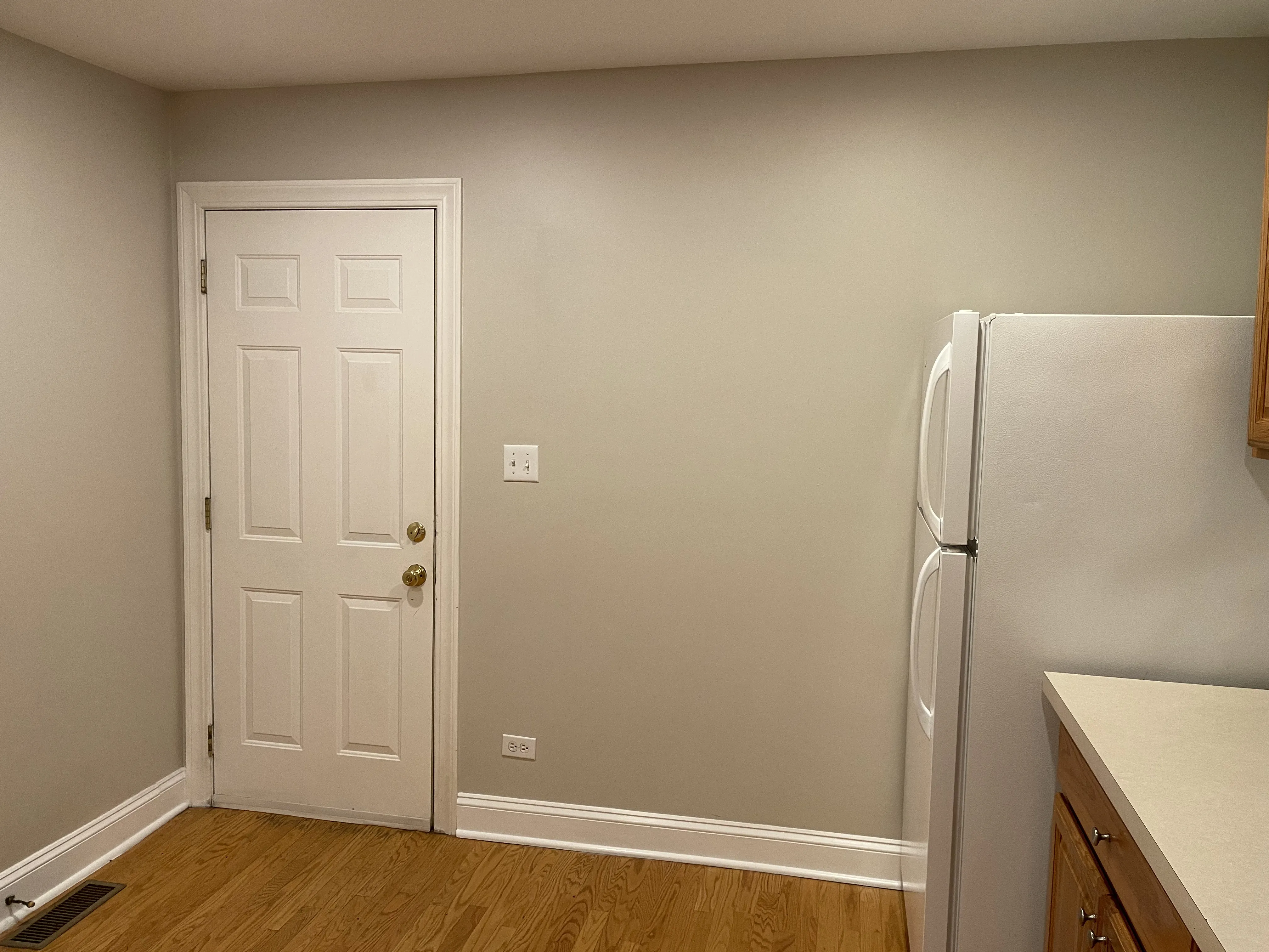 2302 W Roscoe St   60618 60618-unit#Apt. 1R-Chicago-IL