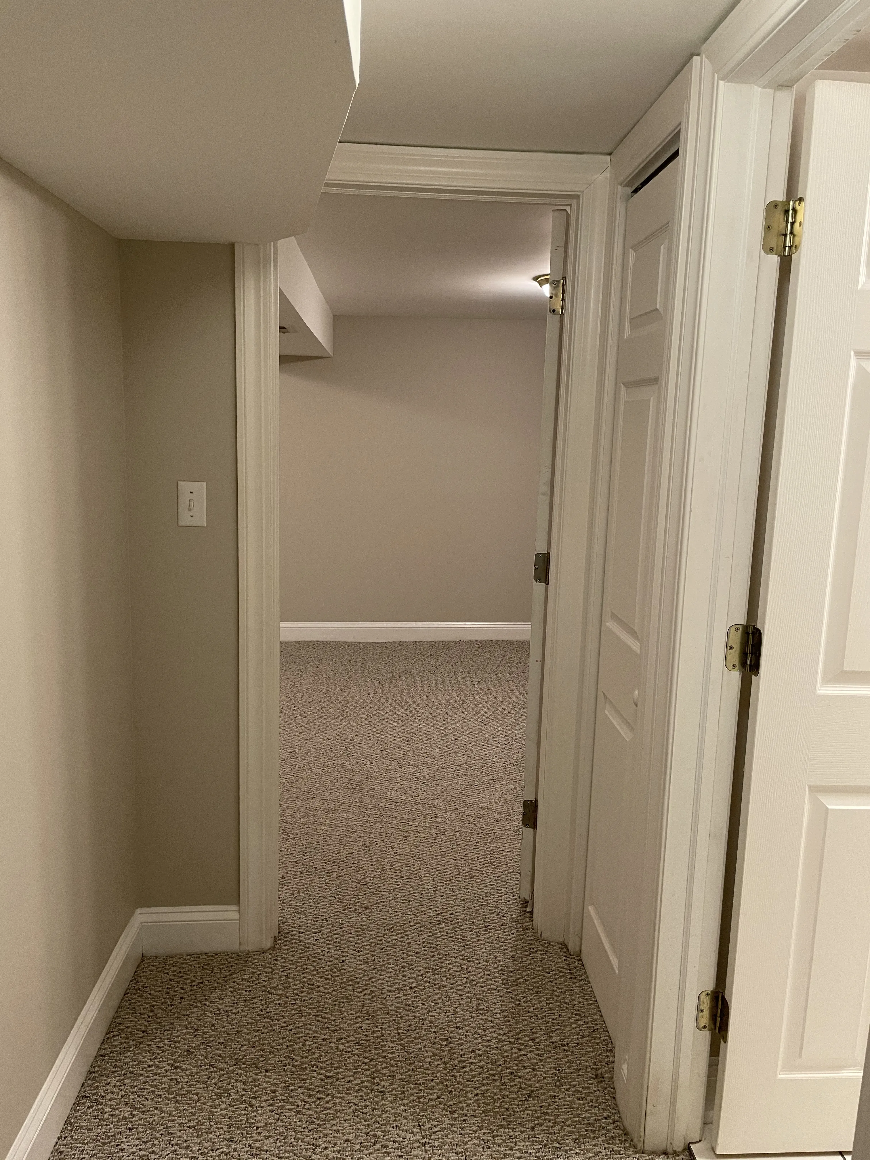 2302 W Roscoe St   60618 60618-unit#Apt. 1R-Chicago-IL