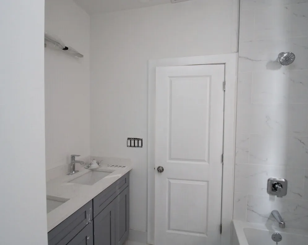 1544 N Bosworth Ave 60642 60642-unit#2R-Chicago-IL