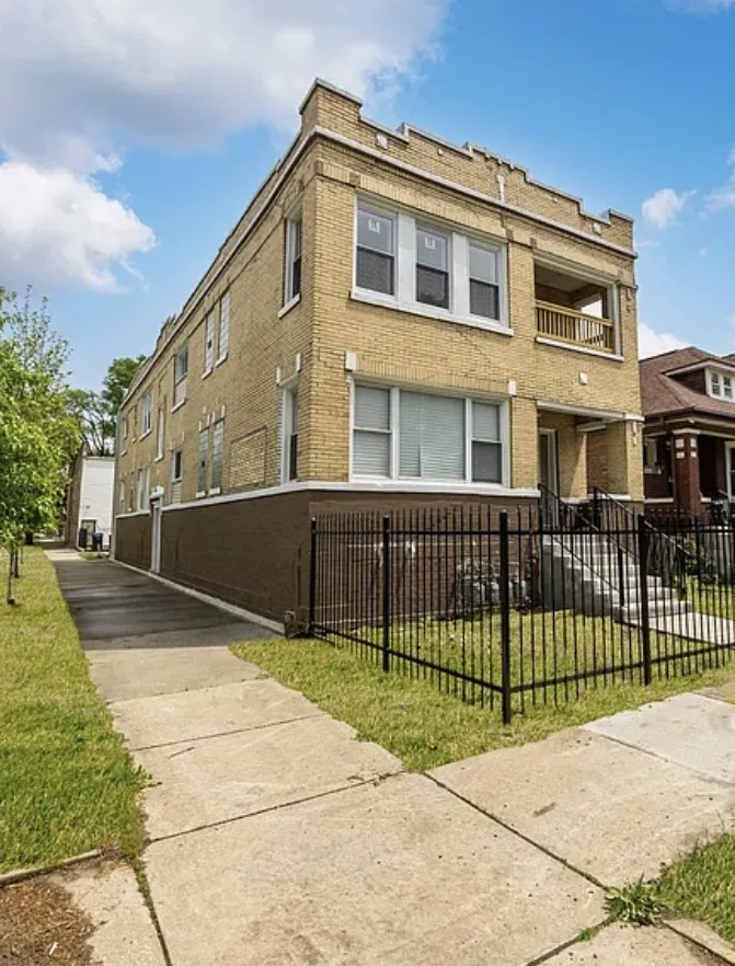 5203 S Peoria St 60609 60609-unit#2W-Chicago-IL