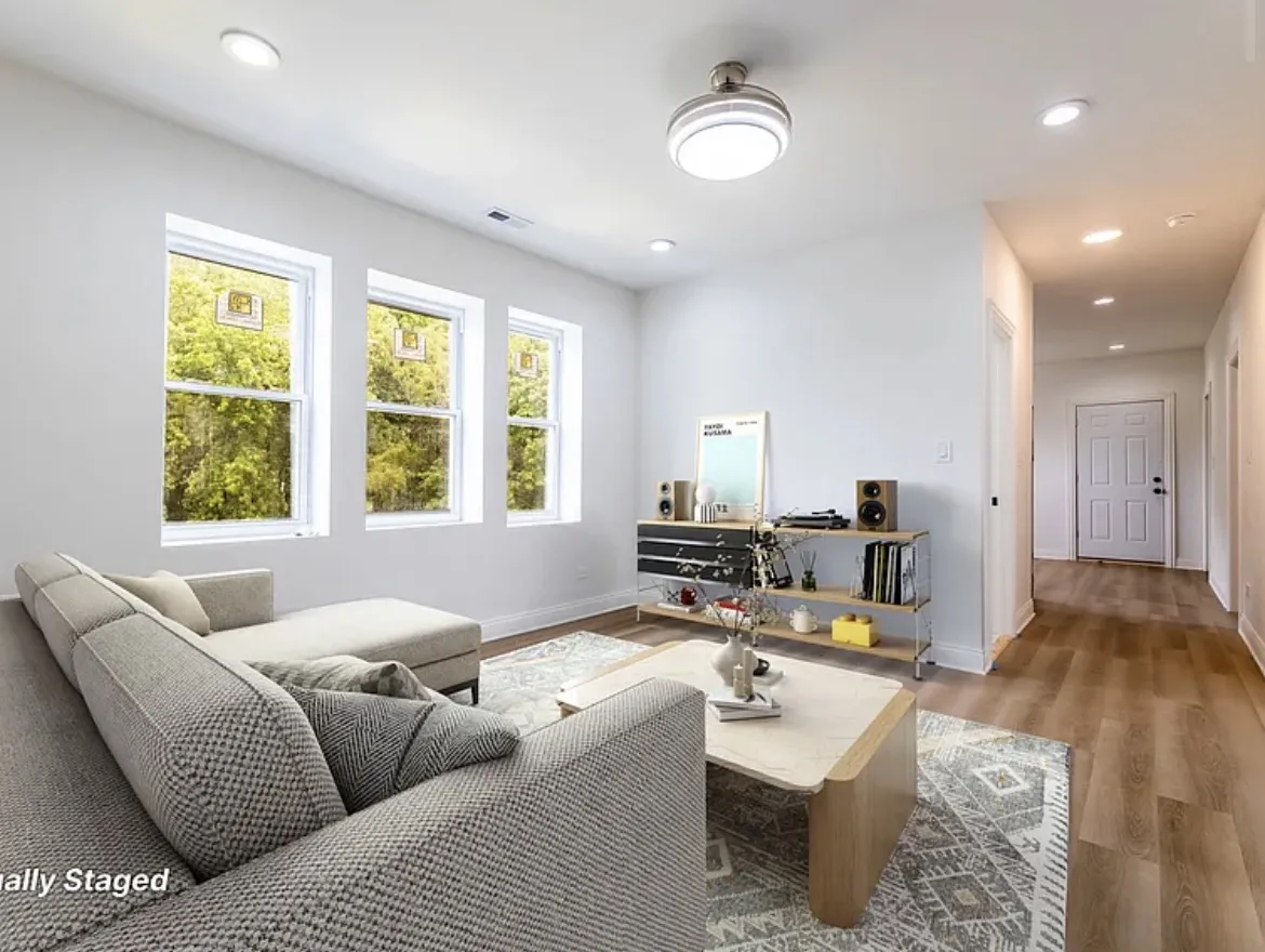 5203 S Peoria St 60609 60609-unit#2W-Chicago-IL