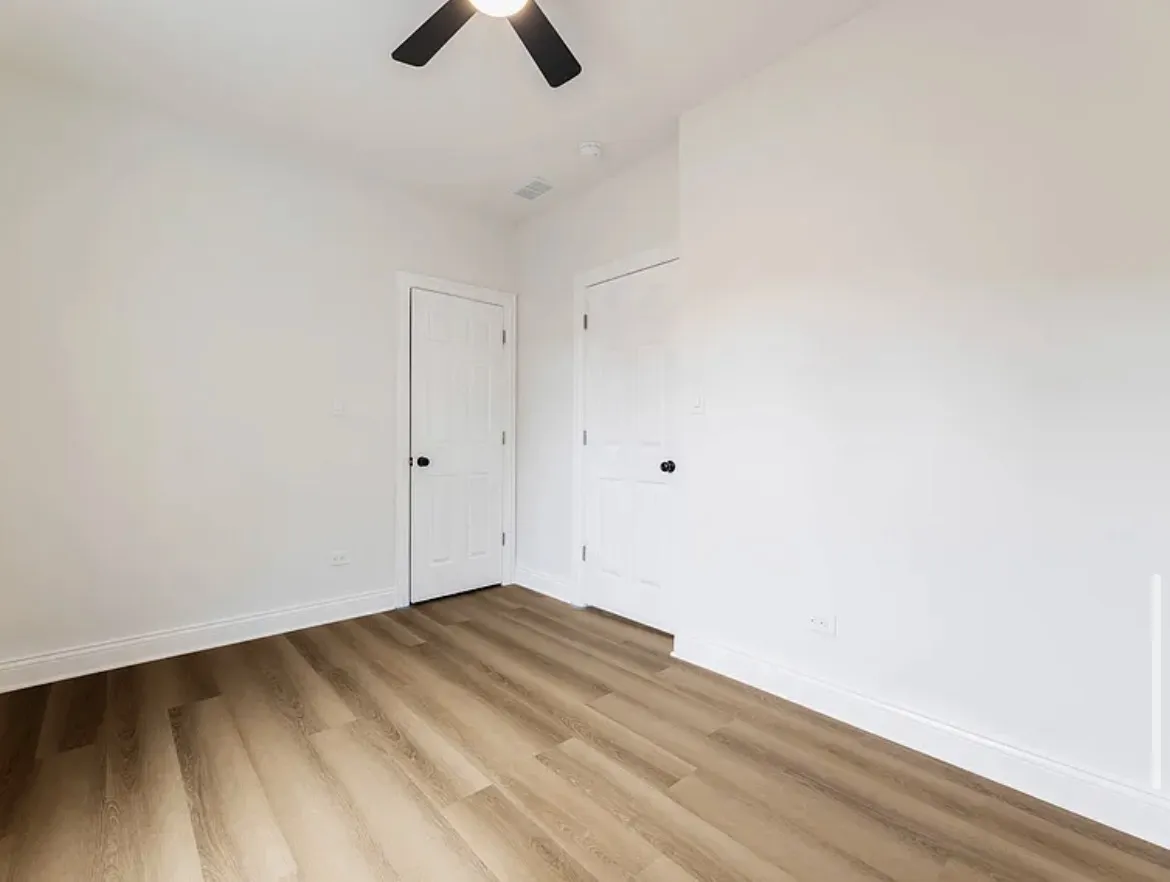 5203 S Peoria St 60609 60609-unit#2W-Chicago-IL