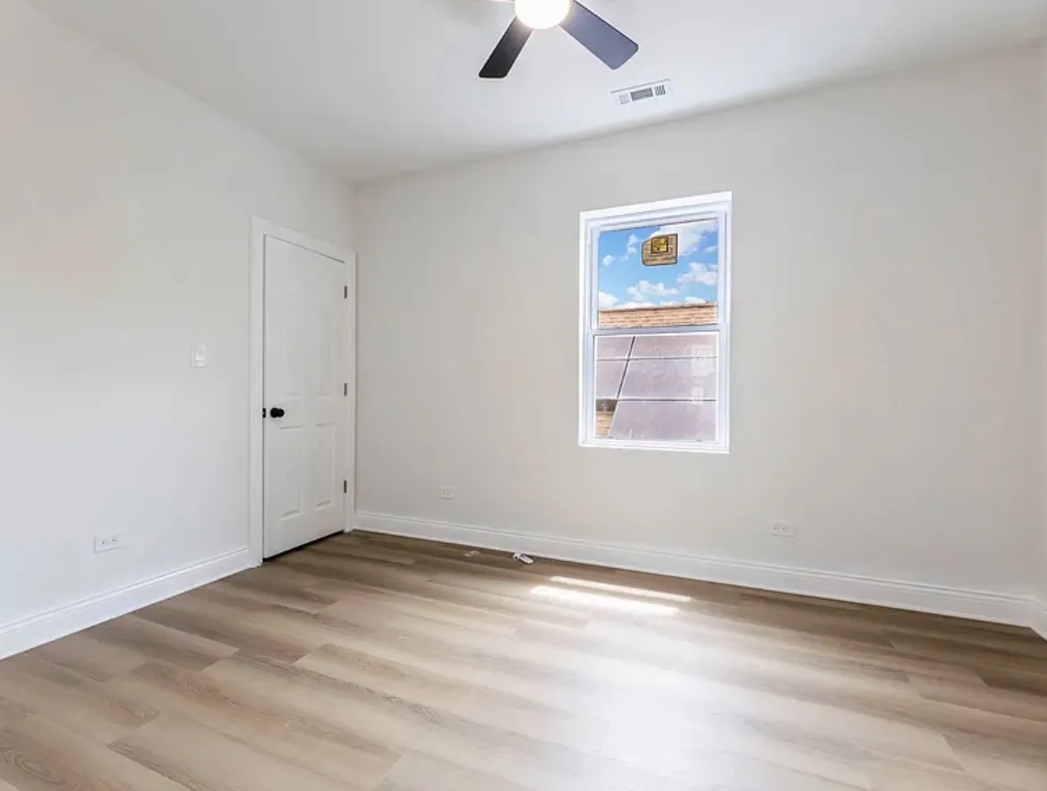 5203 S Peoria St 60609 60609-unit#2W-Chicago-IL