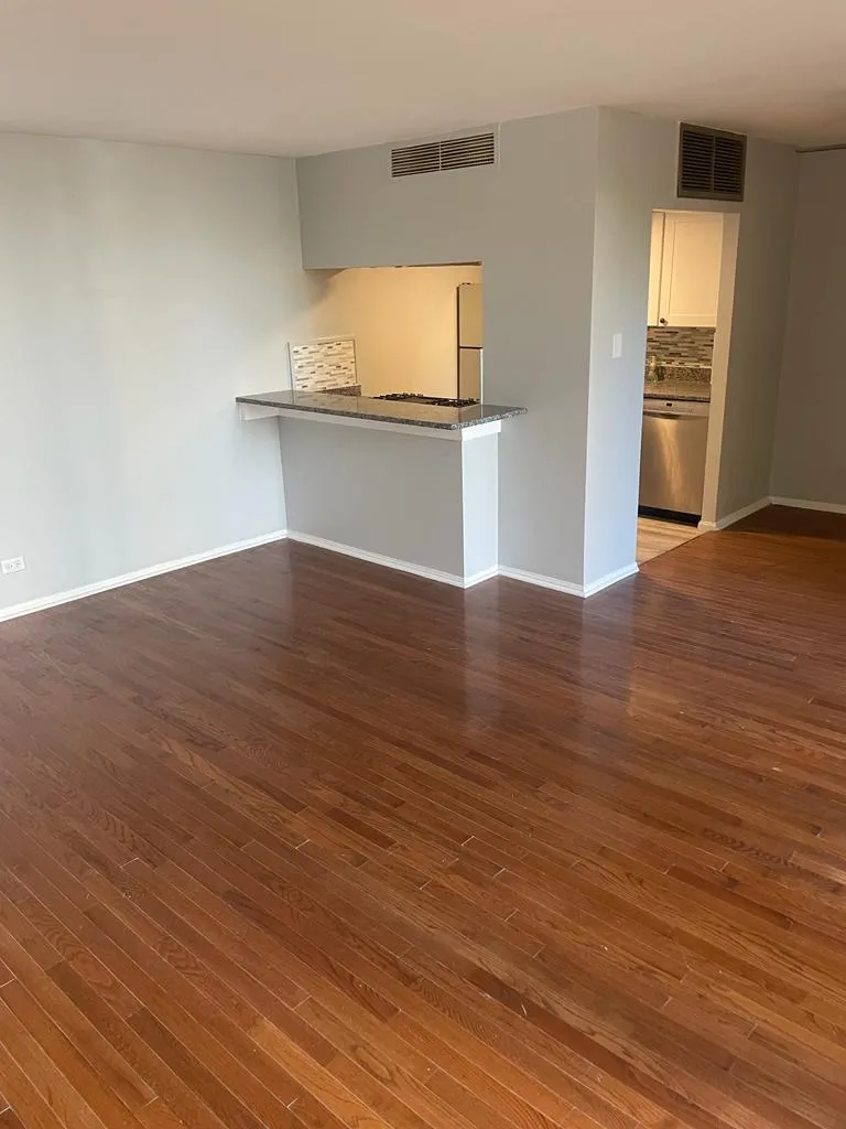 6150 N Kenmore Ave   60660 60660-Chicago-IL