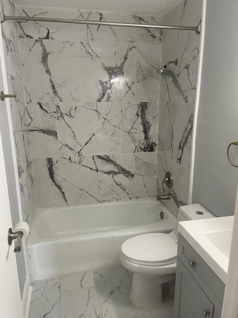 6150 N Kenmore Ave   60660 60660-Chicago-IL