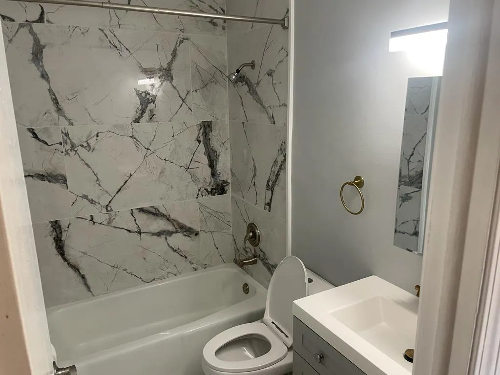 6150 N Kenmore Ave   60660 60660-Chicago-IL