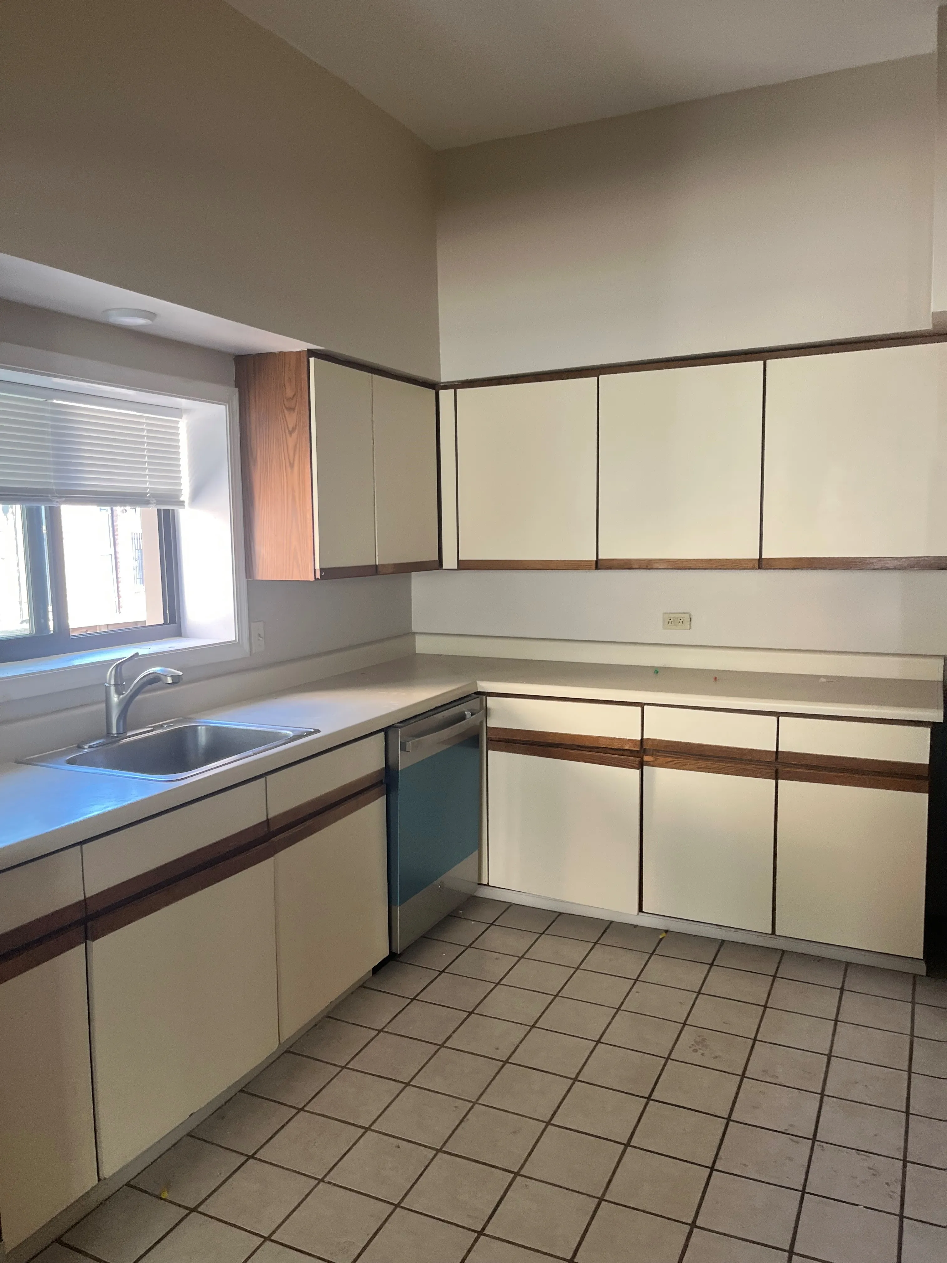 841 W Belmont Ave   60657 60657-Belmont Court-unit#A6-Chicago-IL