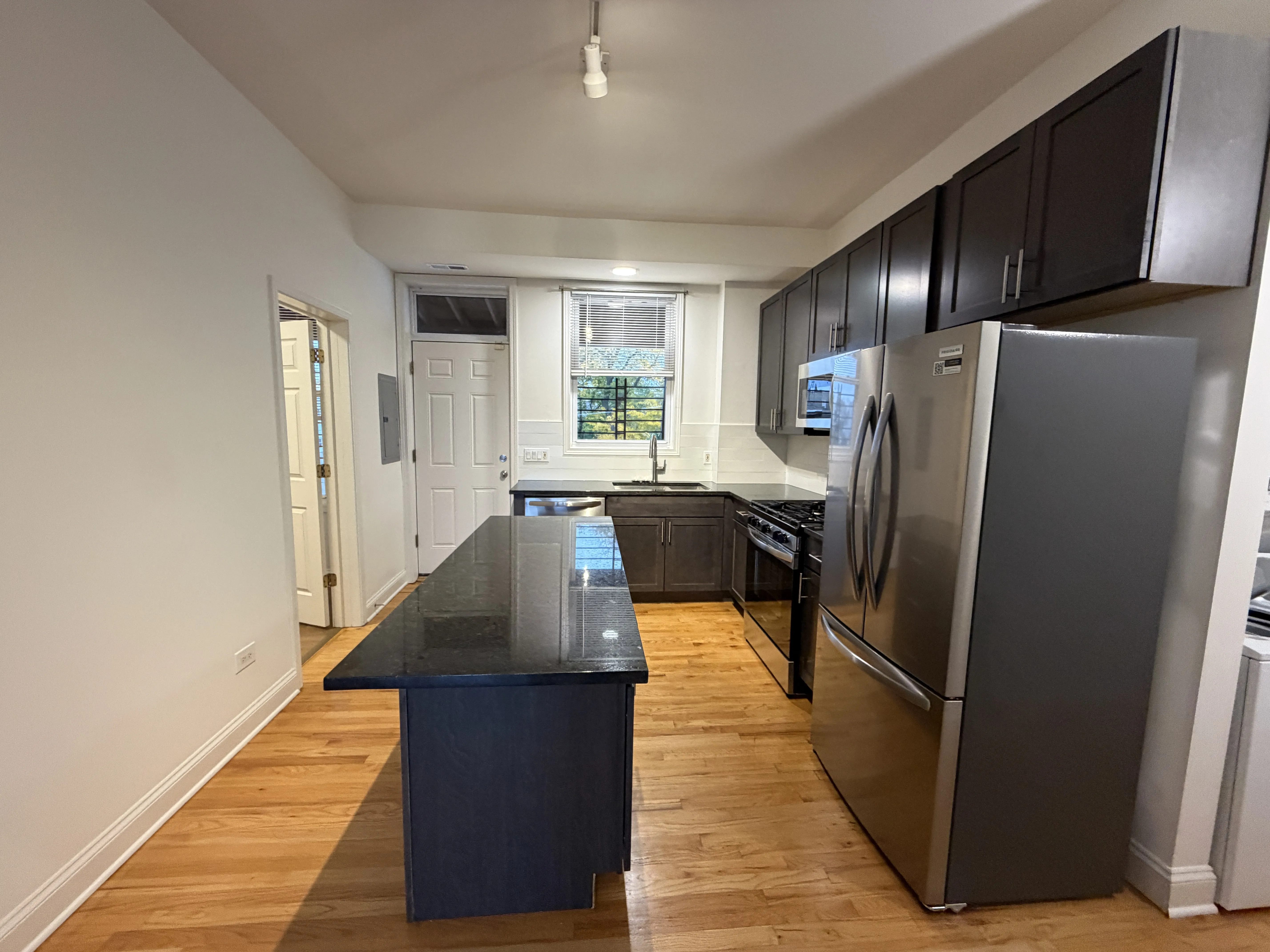2951 W DIVERSEY AVE 60647-Diversey Sacramento-unit#2-Chicago-IL
