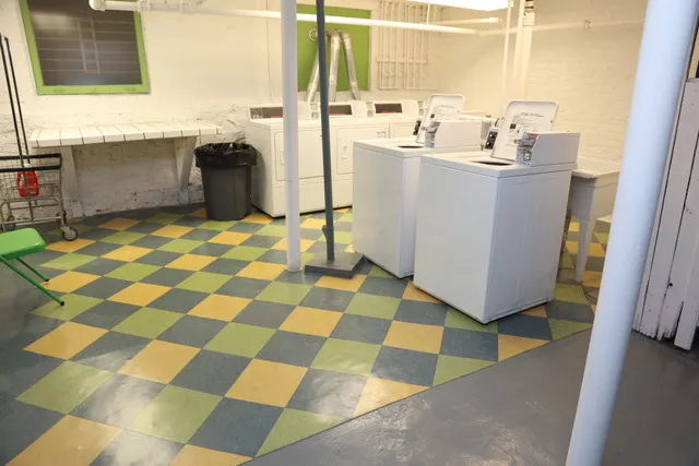 5652 N Ridge Ave 60660 60660-Chicago-IL