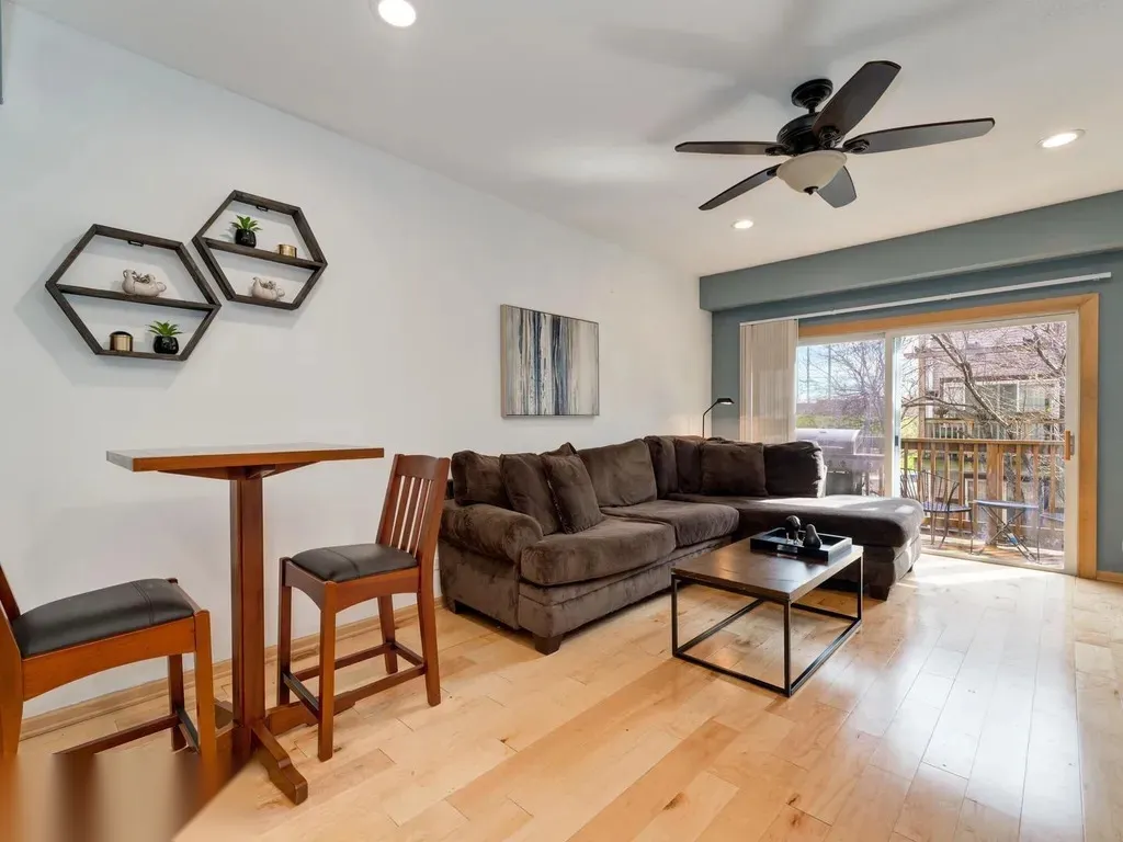 1540 N Greenview Ave 60642 60642-unit#F-Chicago-IL