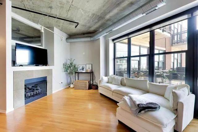 849 N Franklin St   60610 60610-unit#1009-Chicago-IL