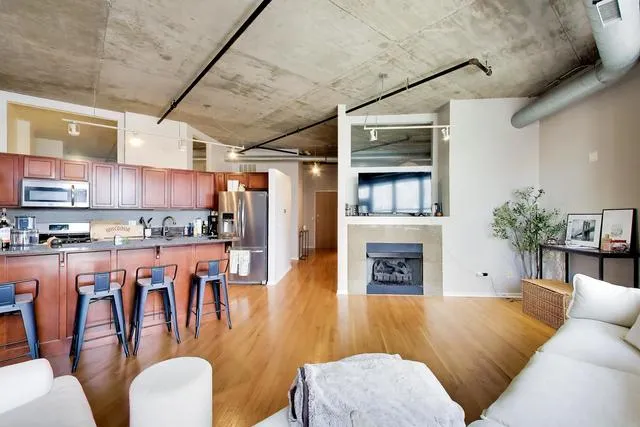 849 N Franklin St   60610 60610-unit#1009-Chicago-IL