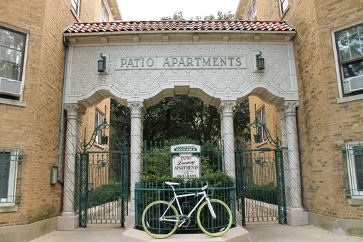 1600 W Granville Ave 60660 60660-Patio Apartments-Chicago-IL