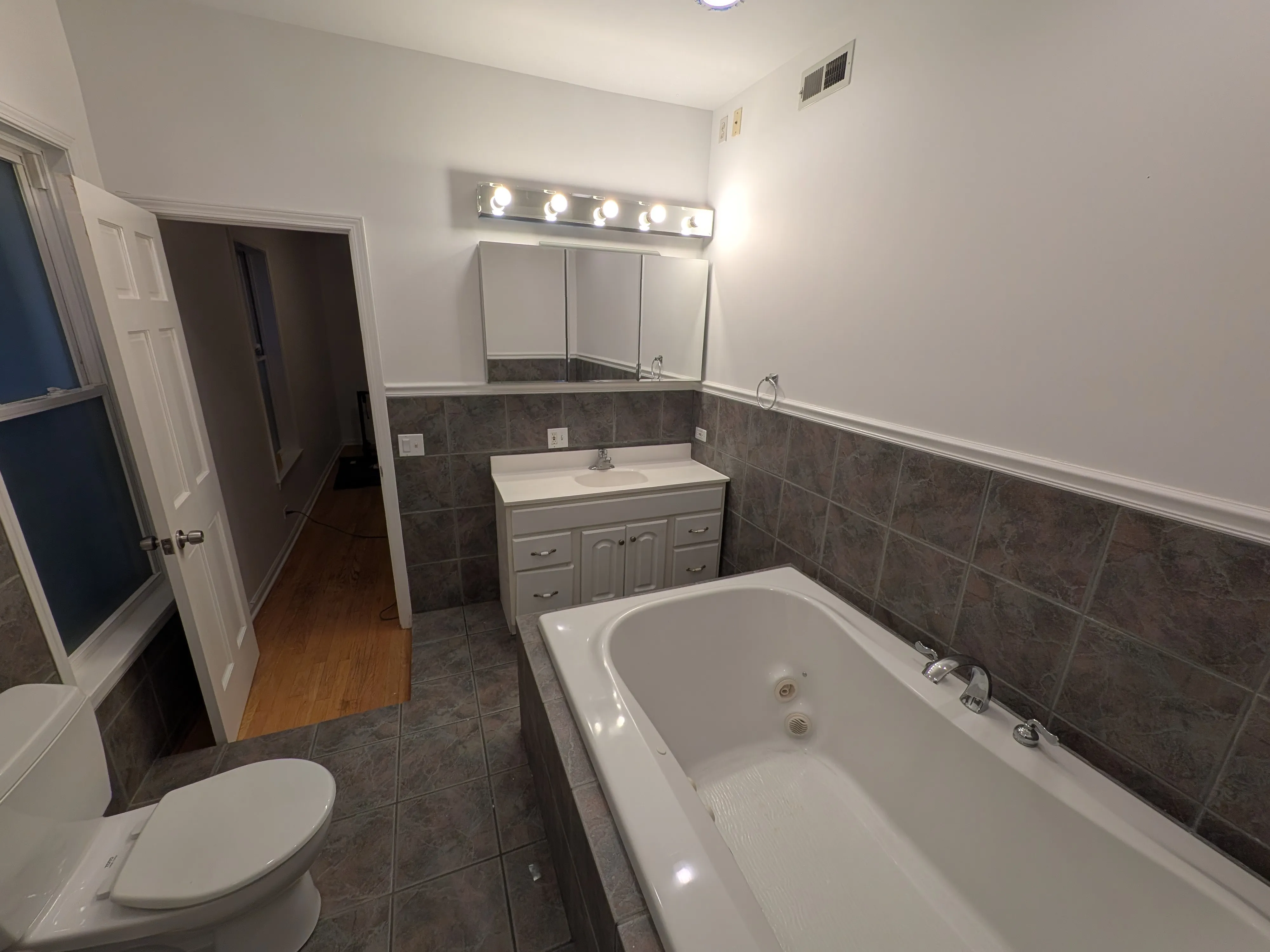 3238 N Sacramento Ave 60618 60618-unit#1-Chicago-IL