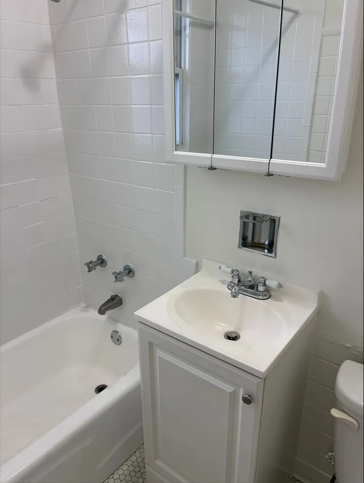 1606 W ALBION AVE 60626-unit#3R-Chicago-IL