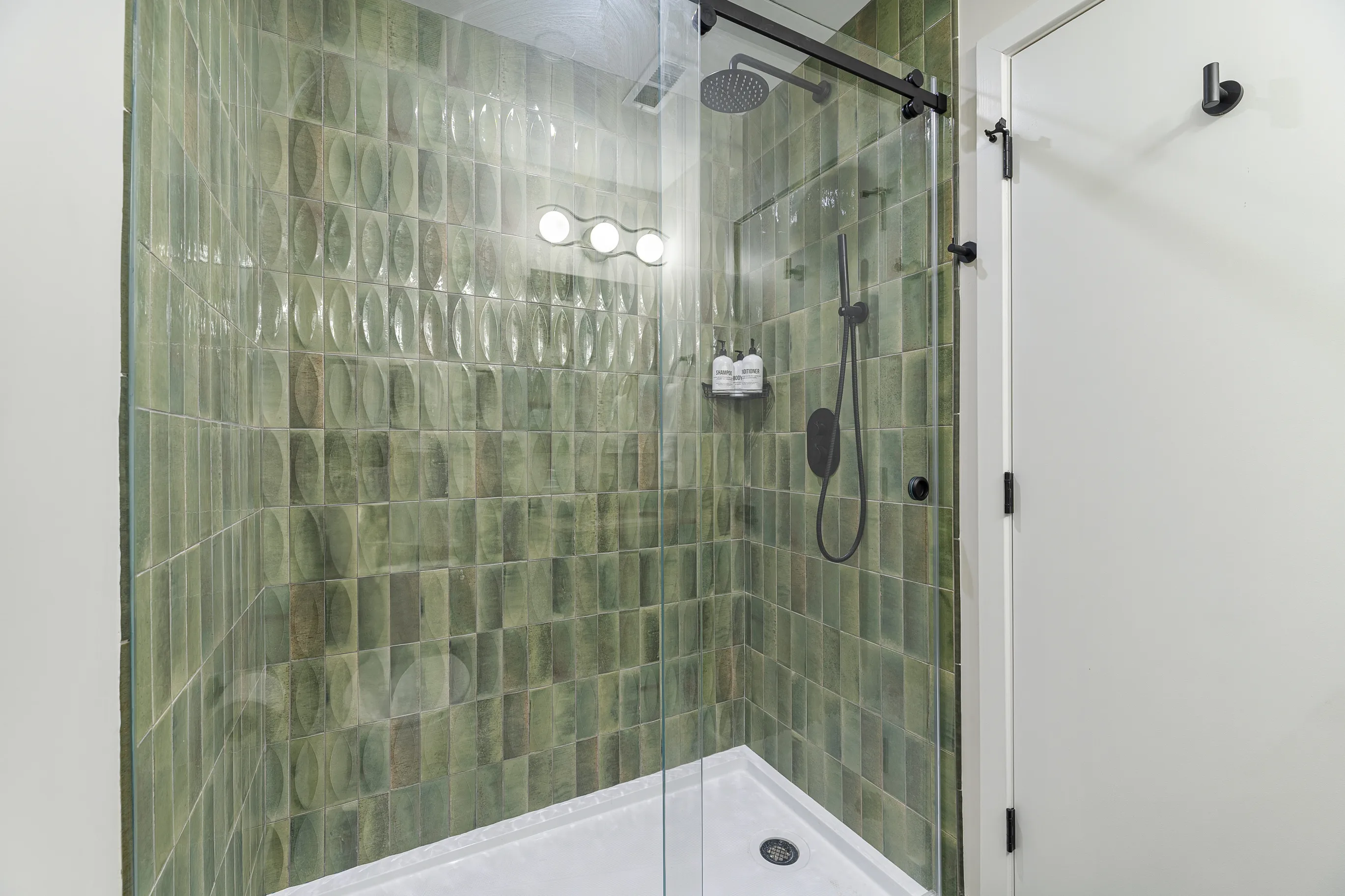 7109 N Western Ave 60645 60645-unit#3S-Chicago-IL