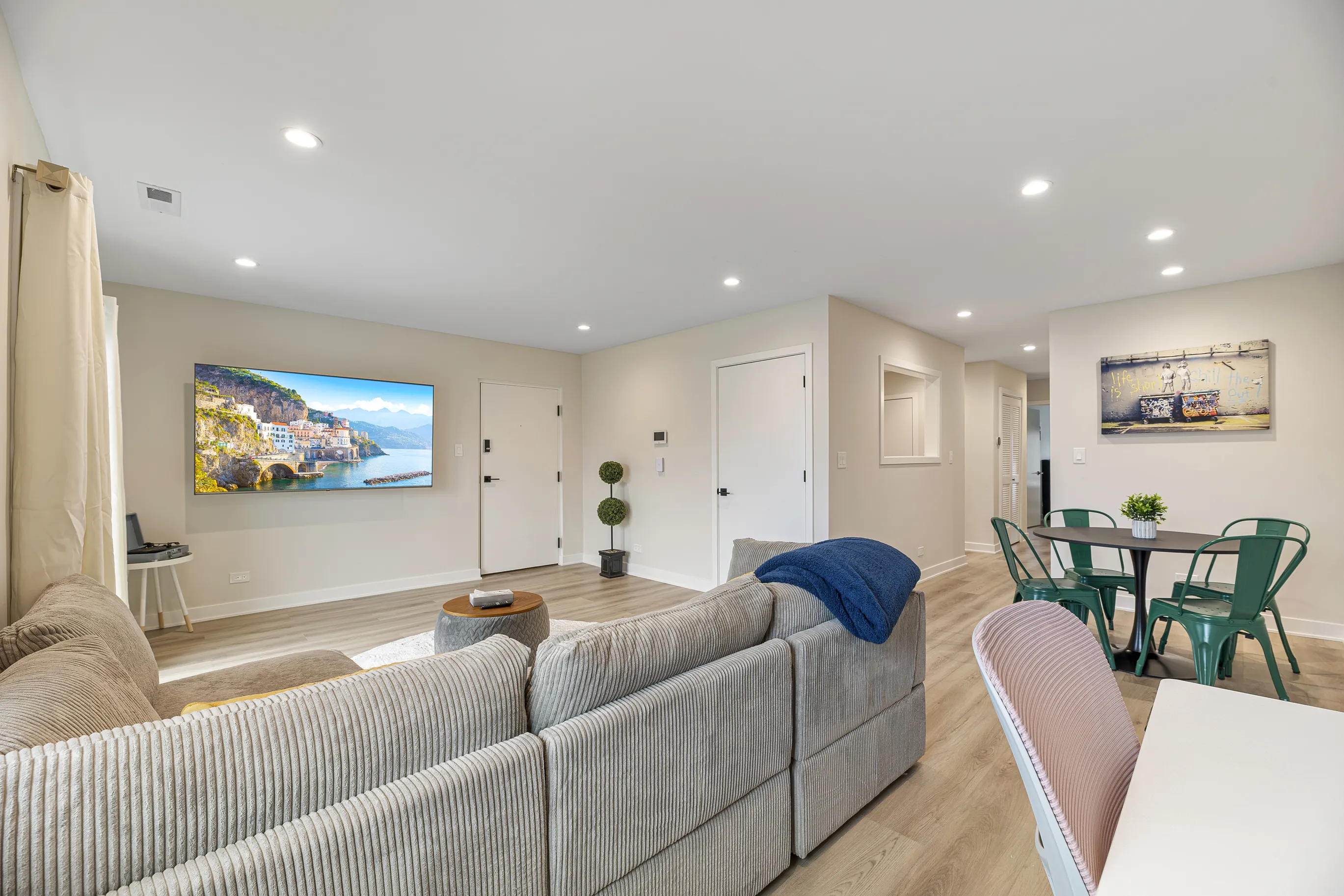 7109 N Western Ave 60645 60645-unit#3S-Chicago-IL
